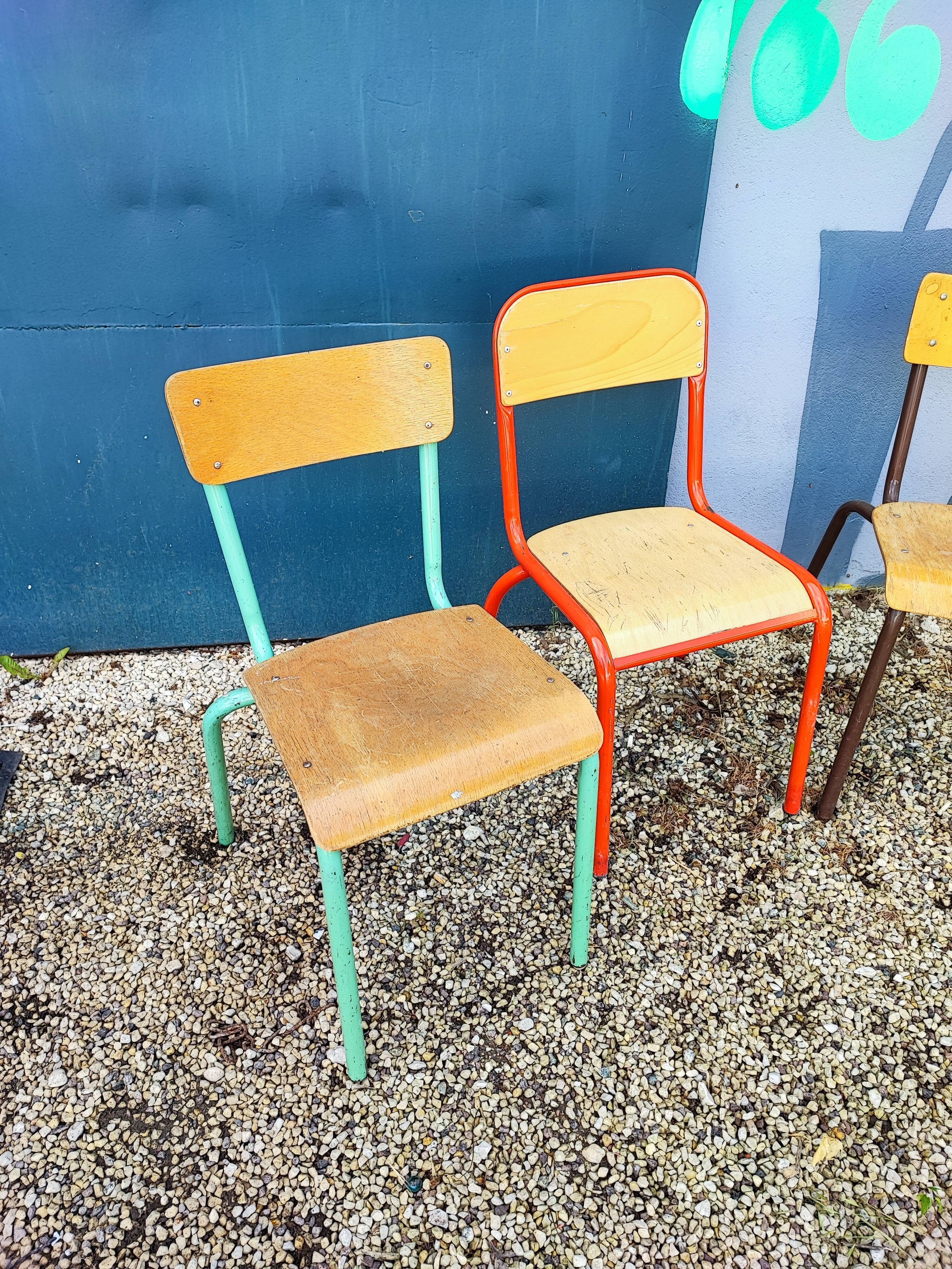 Set of 4 vintage deparaillé school chairs