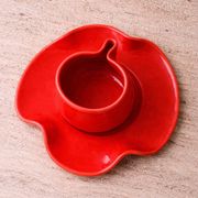 Set of wavy ceramic cup and saucer - poppy red