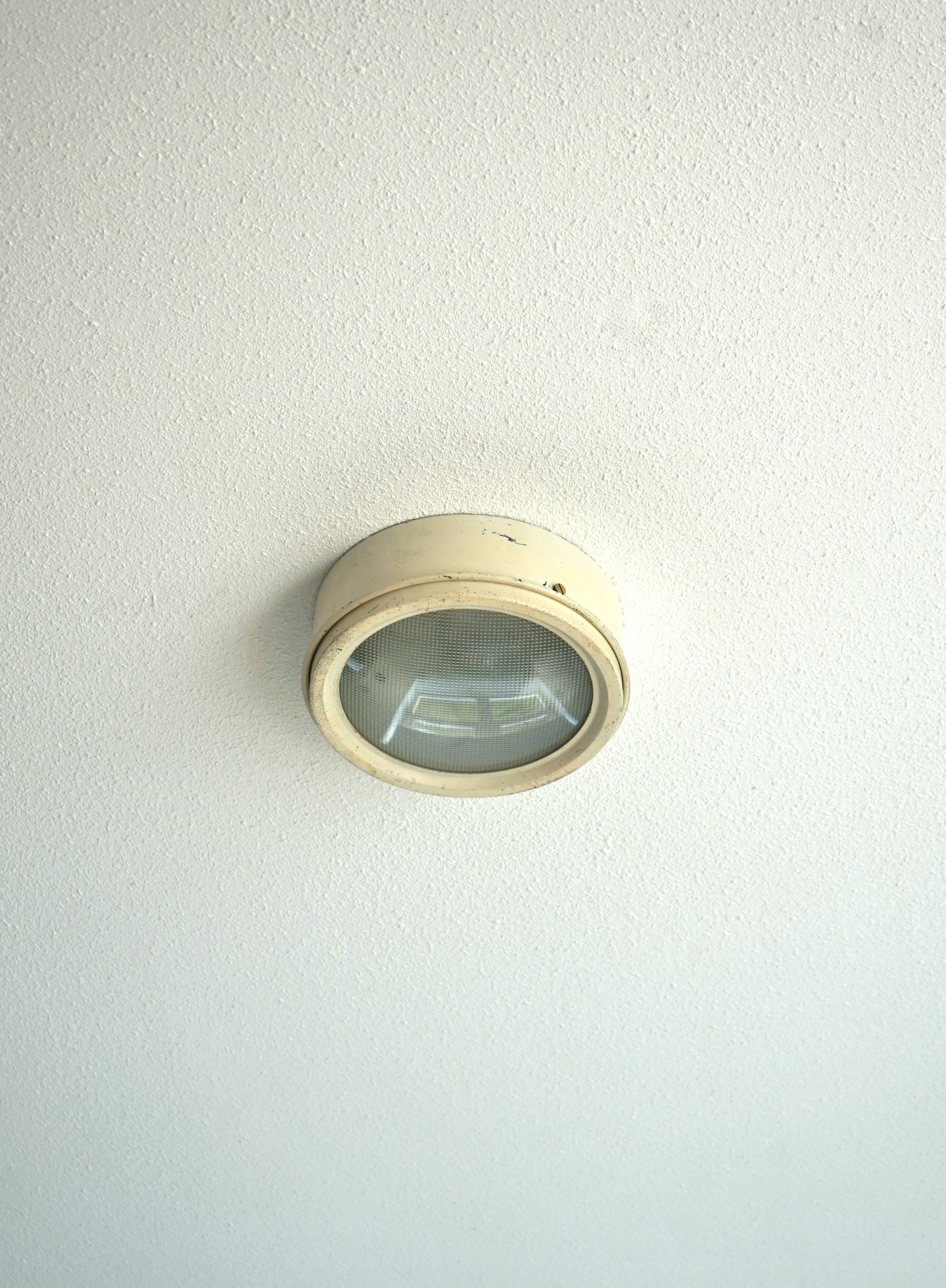 Vintage Italian ceiling lamp model 3055 by Gino Sarfatti for Arteluce, 1962.
