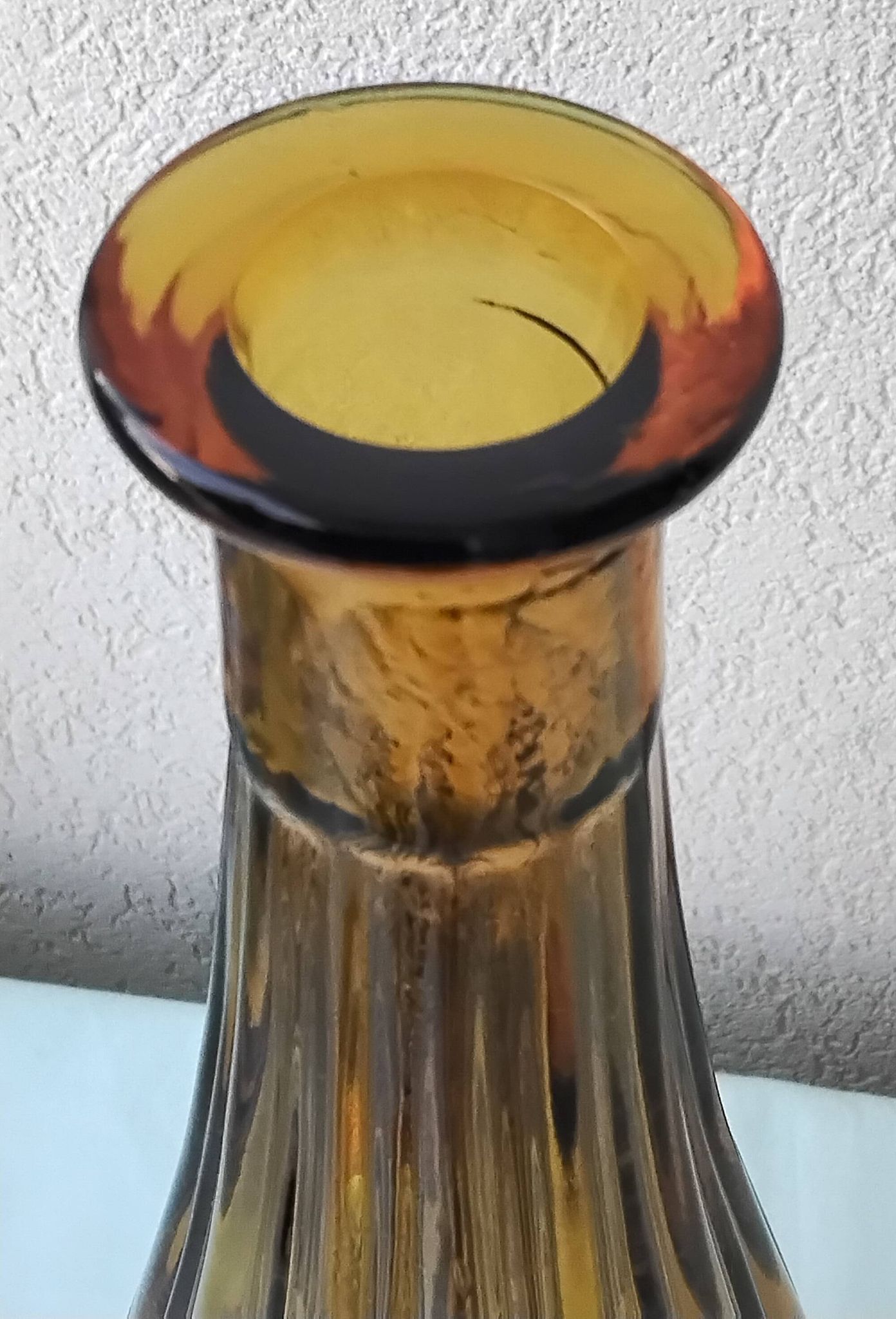 Single-stem glass vase