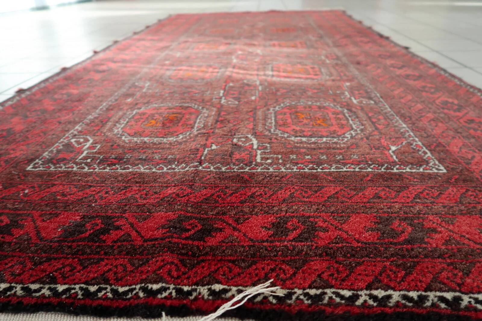 Tapis couloir baloutche afghan vintage 107 x 211 cm - tribal répétitif (1C1196)