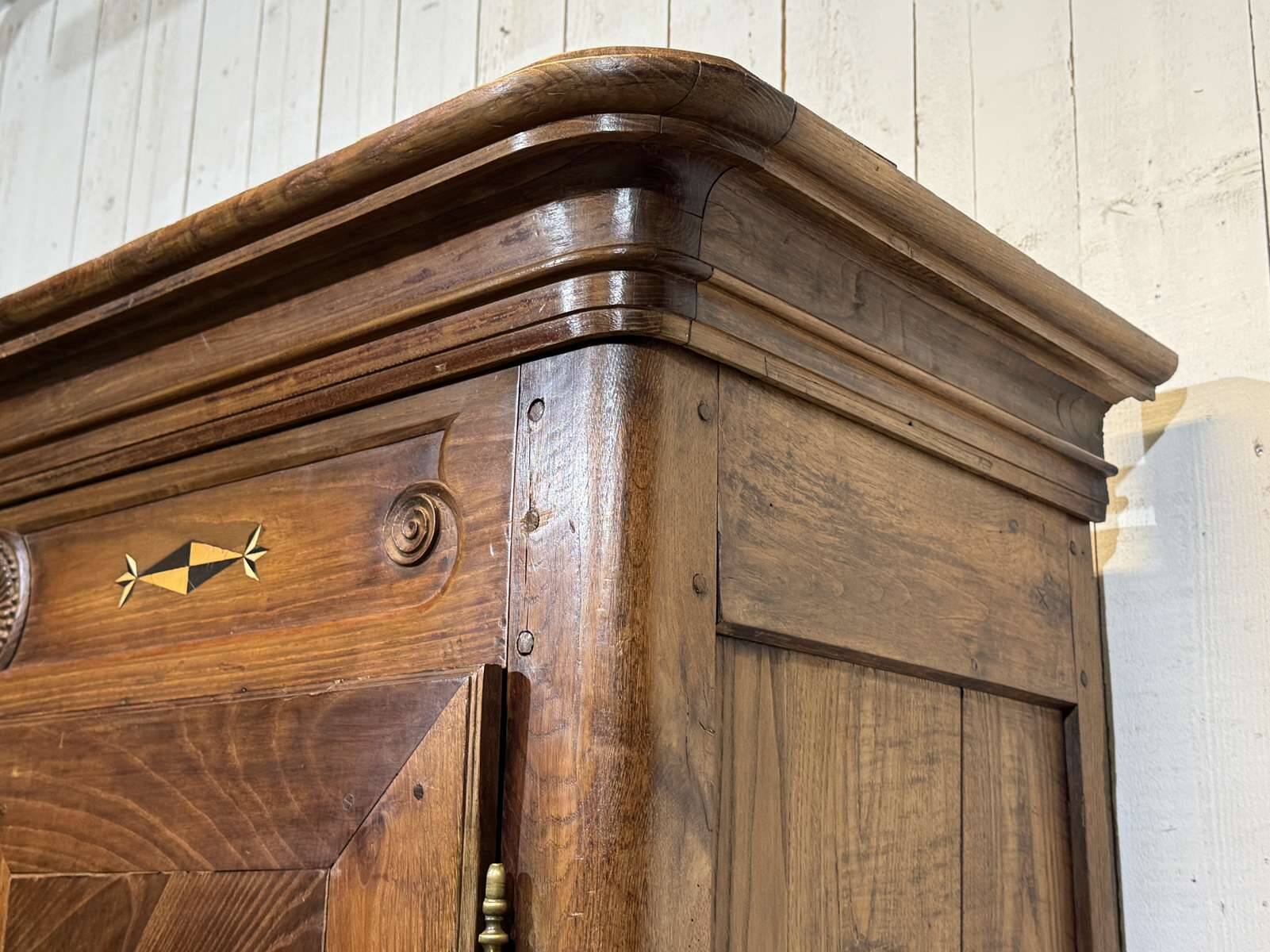 19th-century Breton wardrobe in oak and chestnut.