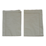 Paire de taies d'oreiller anciennes. Monogramme A W.