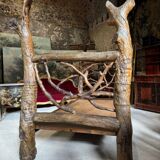 Lit brutaliste en bois exotique vers 1970