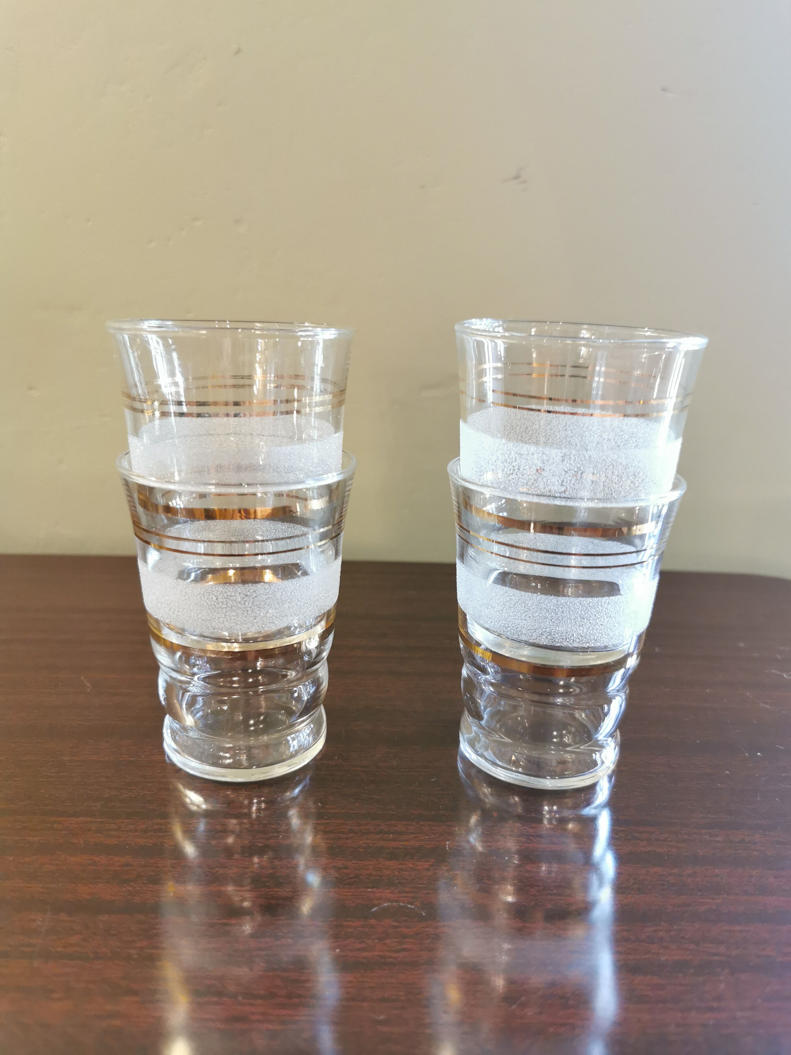 Set of 10 vintage granite and gilded glasses