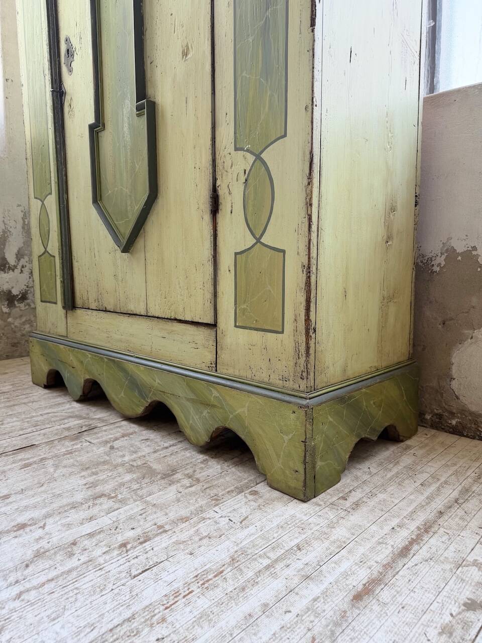 Armoire polychrome alsacienne 1800