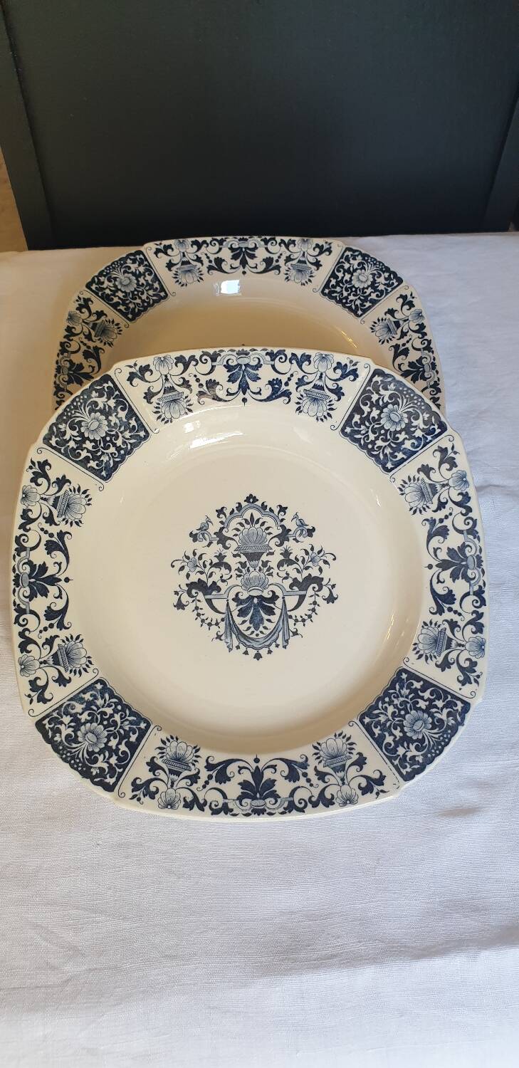 Two Gien plates