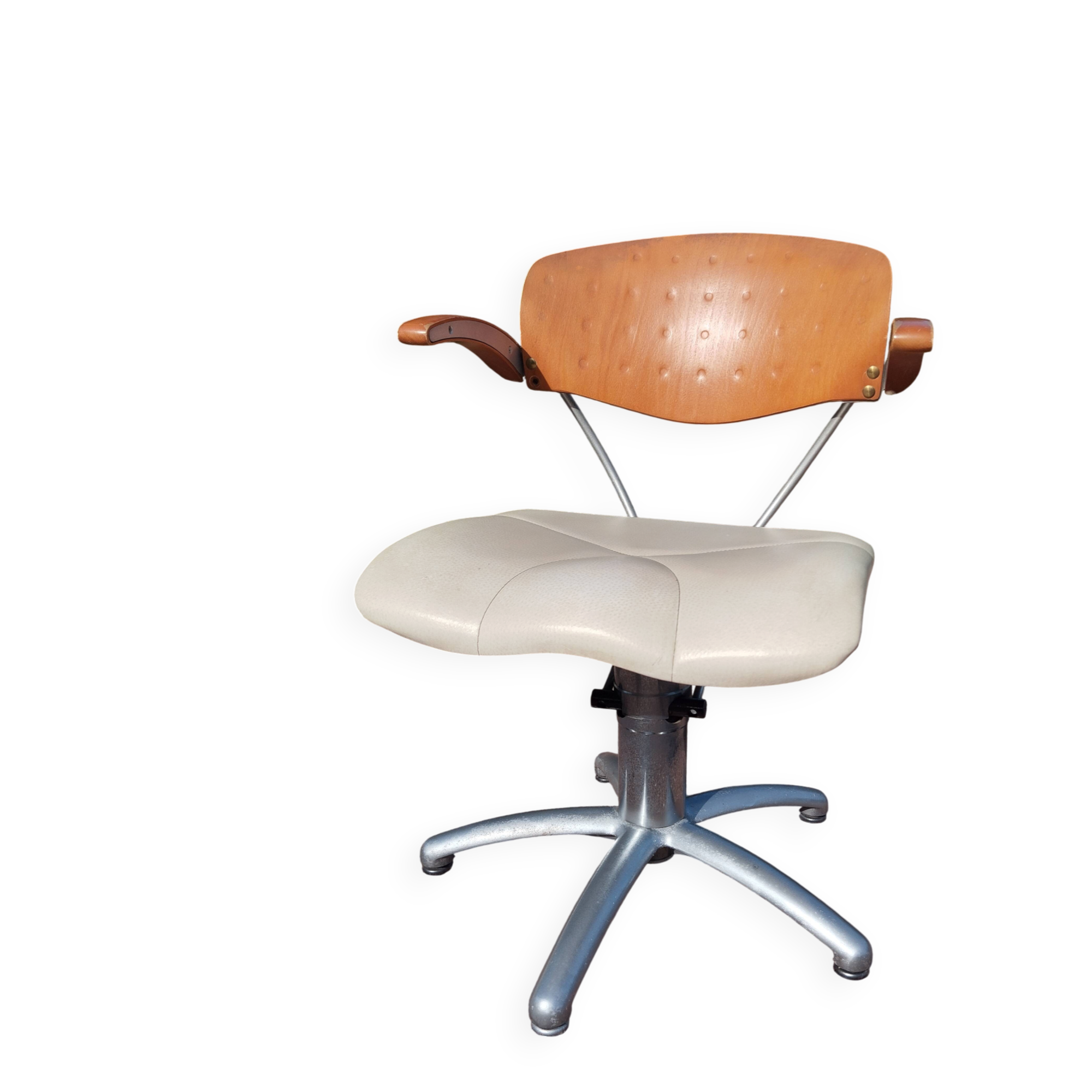 Hairdresser's chair