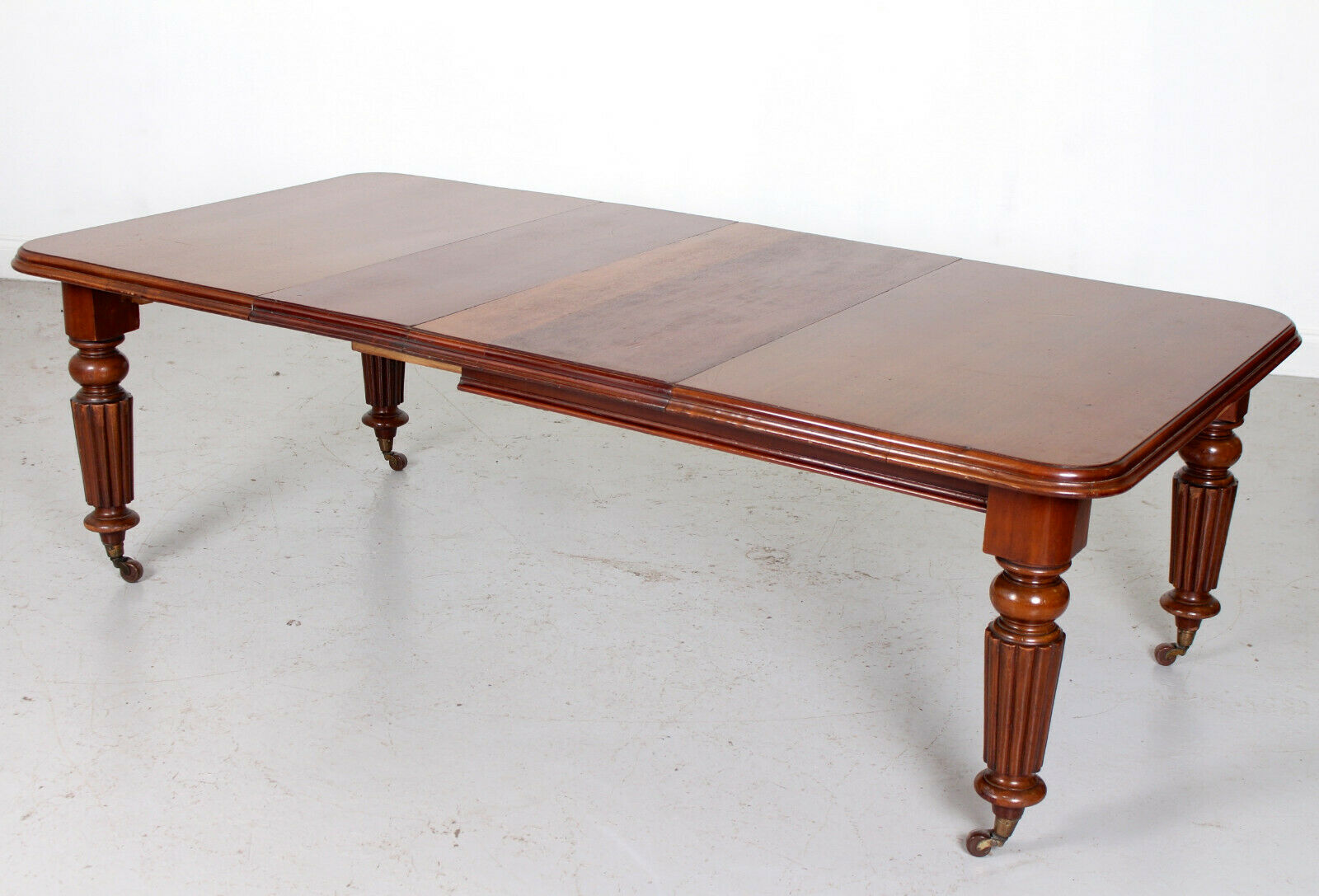 19Th Century mahogany dining table