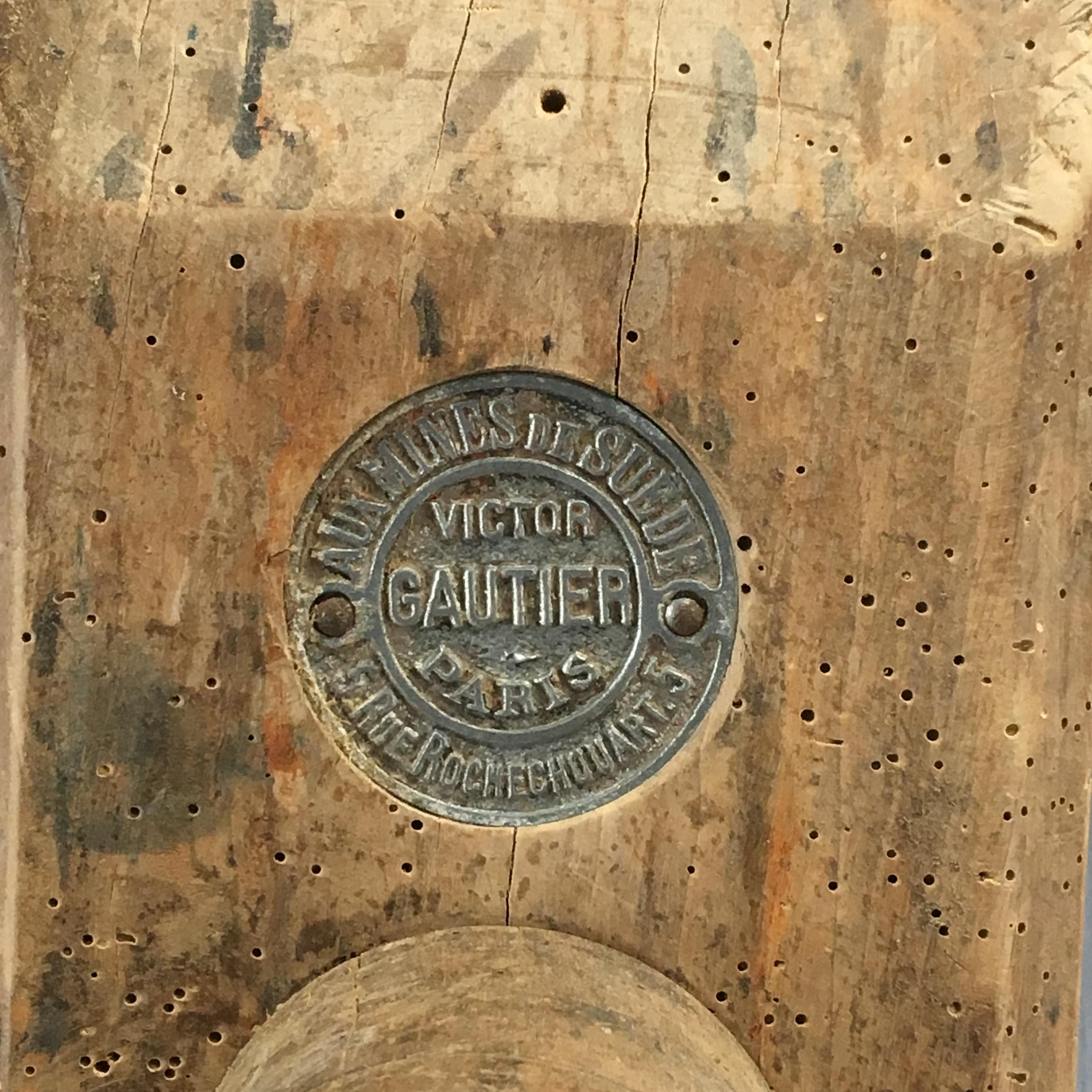Ancien établi en bois