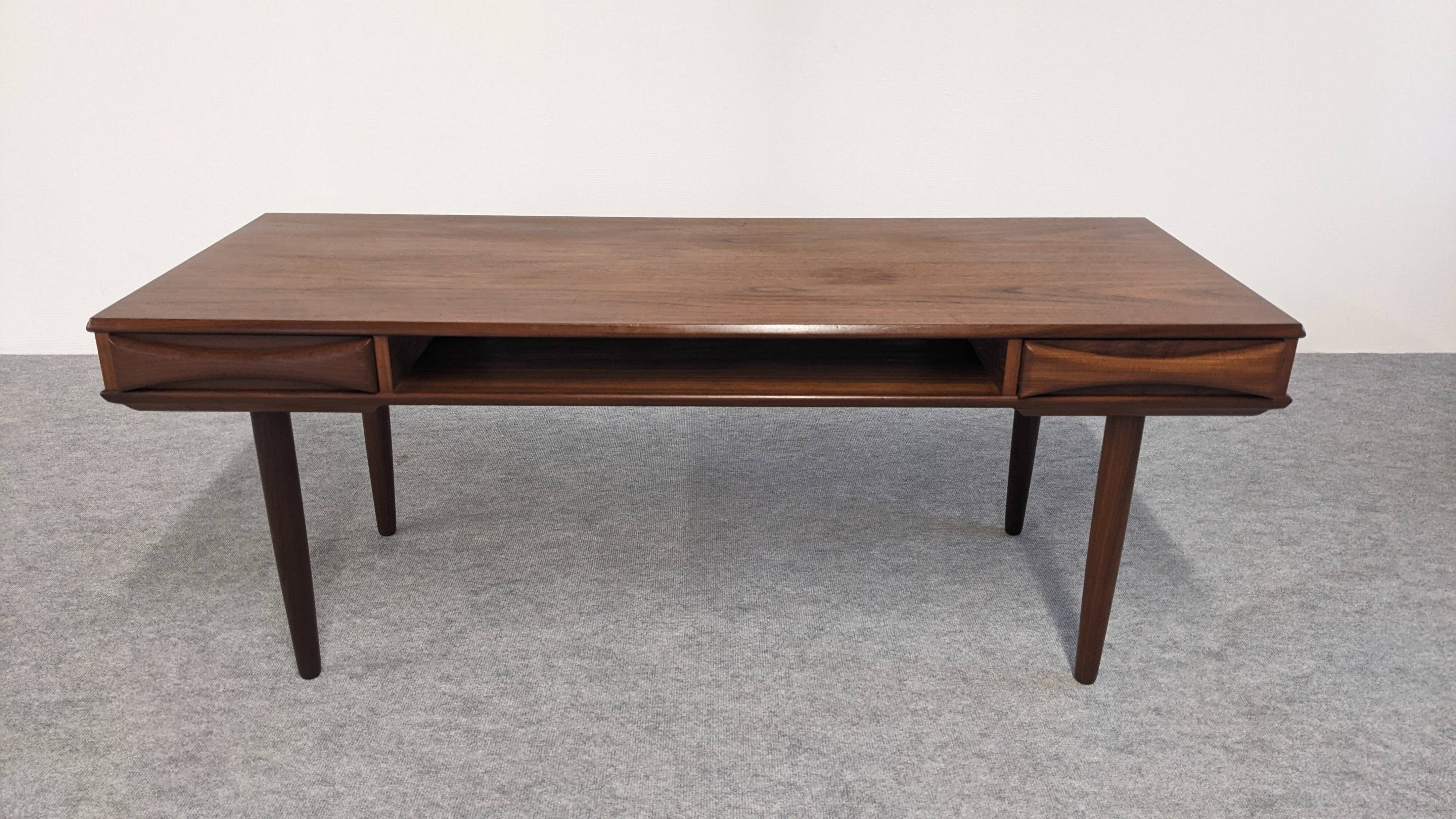 Modernist teak coffee table by Arne Vodder for Dyrlund, Denmark 1960.