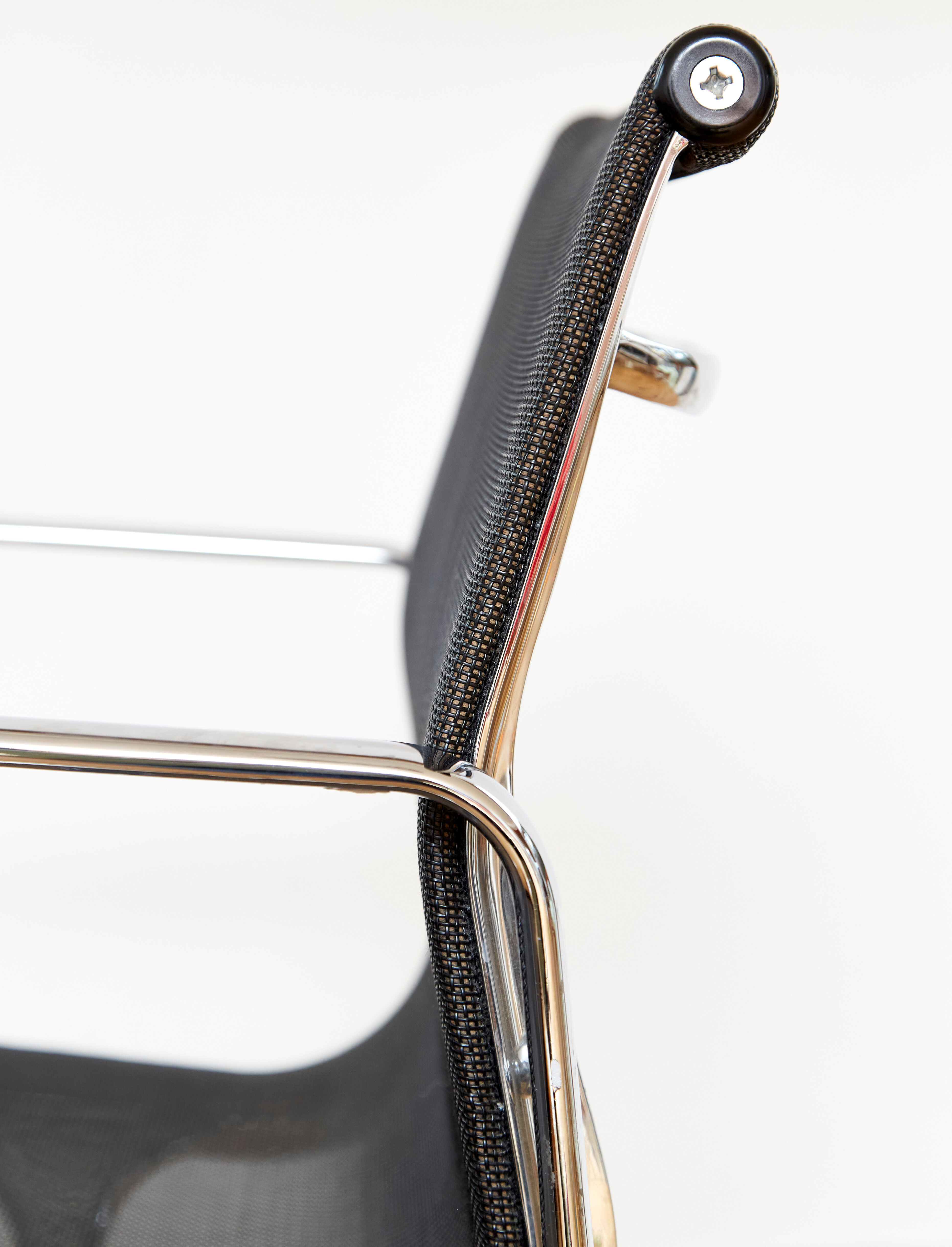 EA 108 Swivel Chair by Charles & Ray Eames for Vitra