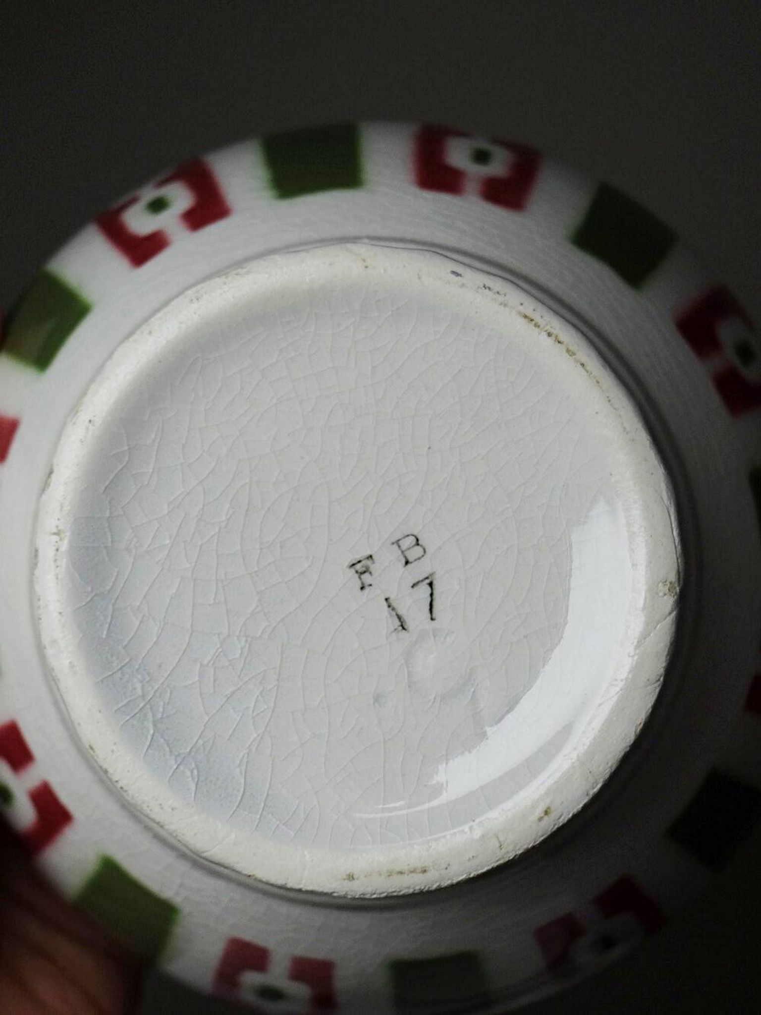 4 coffee bowls made of Badonviller earthenware, Art Deco decor from the vintage 1940s-1950s.