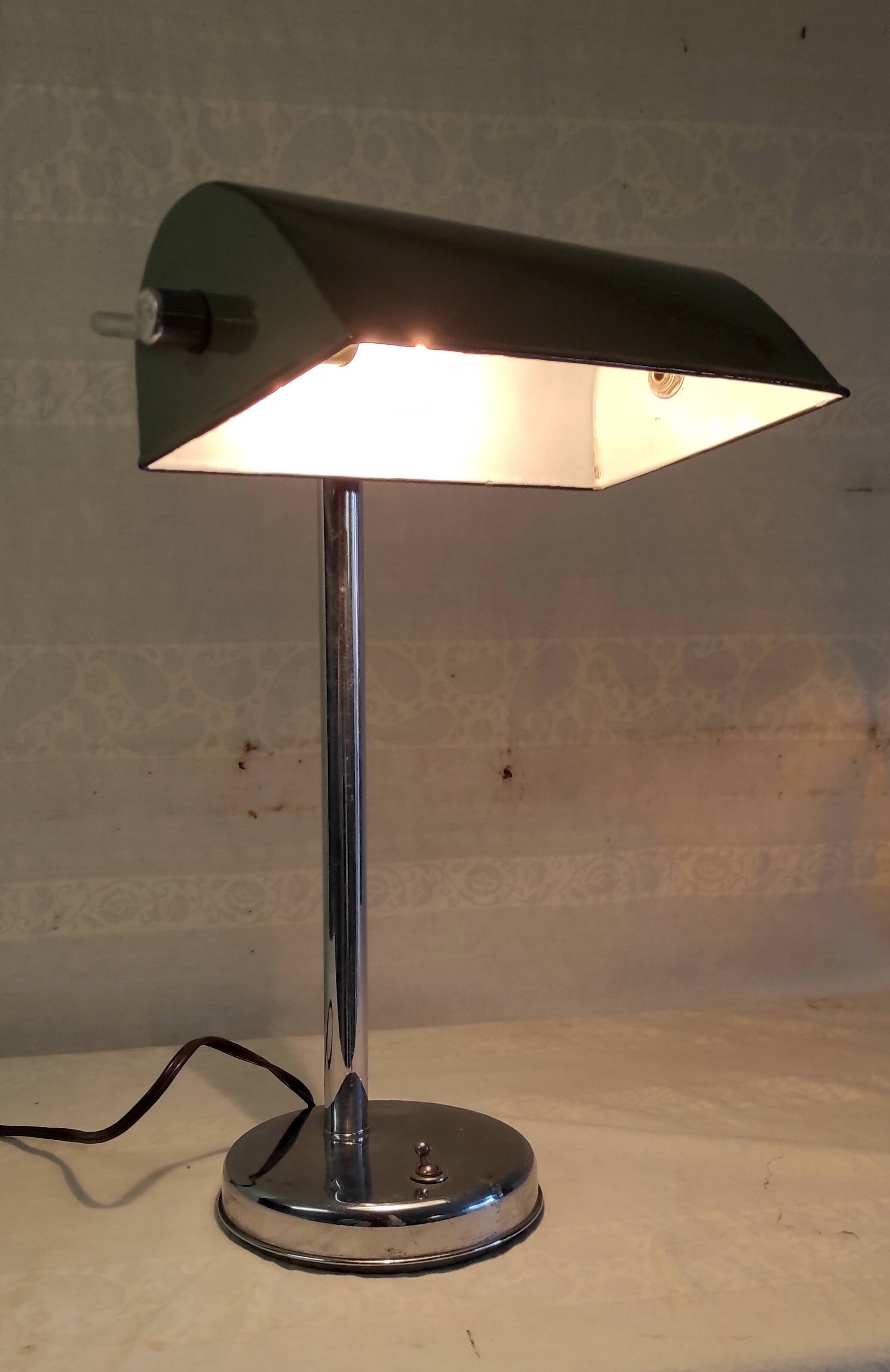 Art Deco table lamp in chrome metal - 1940s/50s