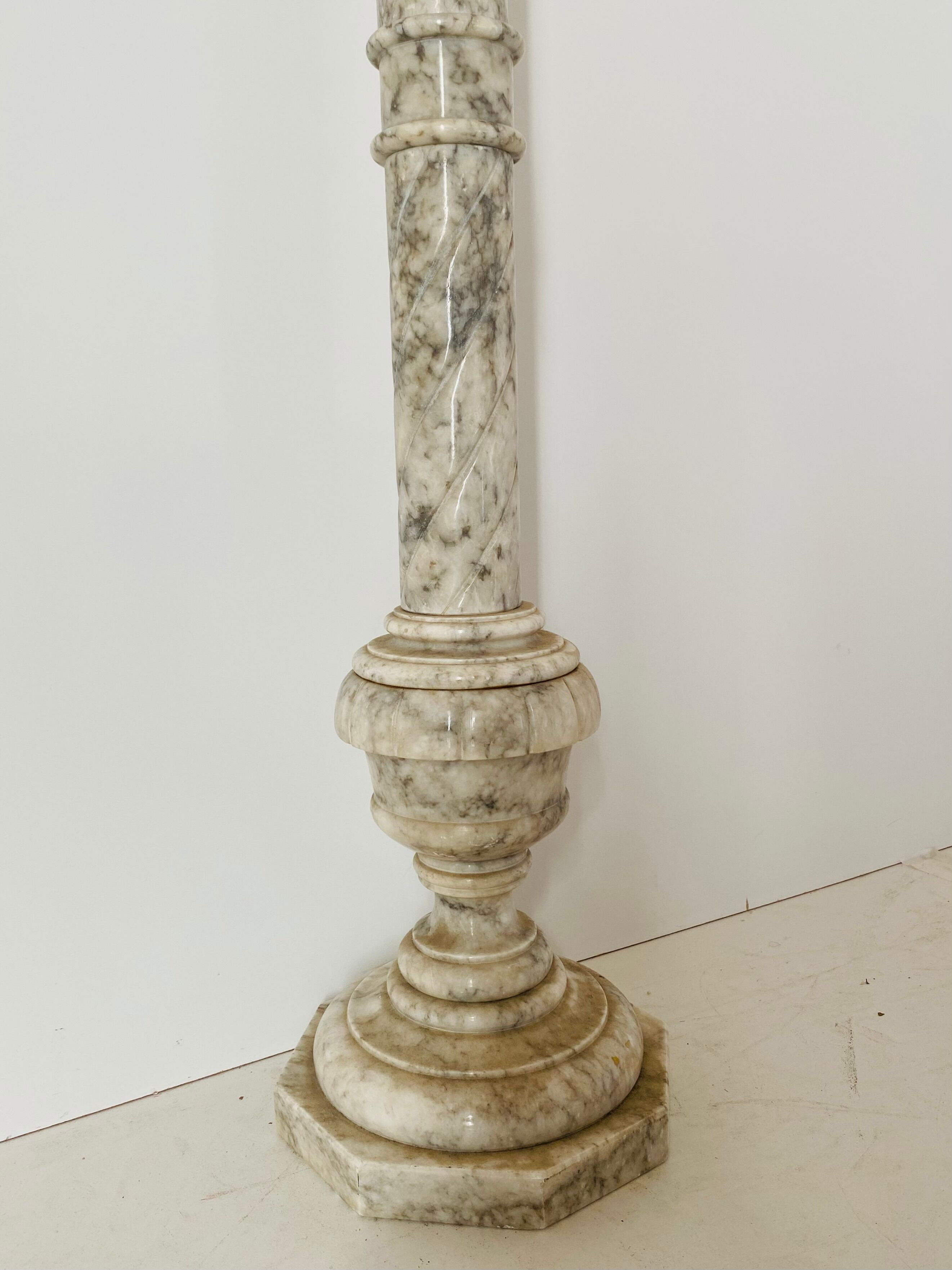 1940s Carrara marble pedestal