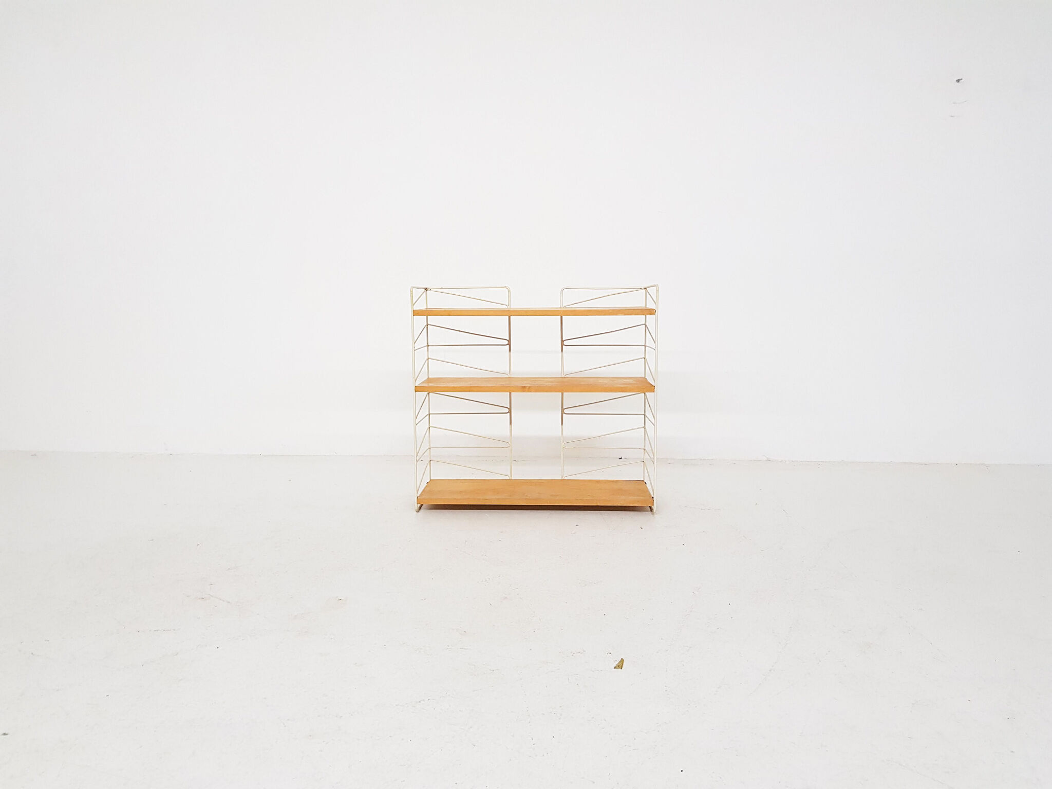 Étagère murale Nisse Strinning pour String en pin des années 60