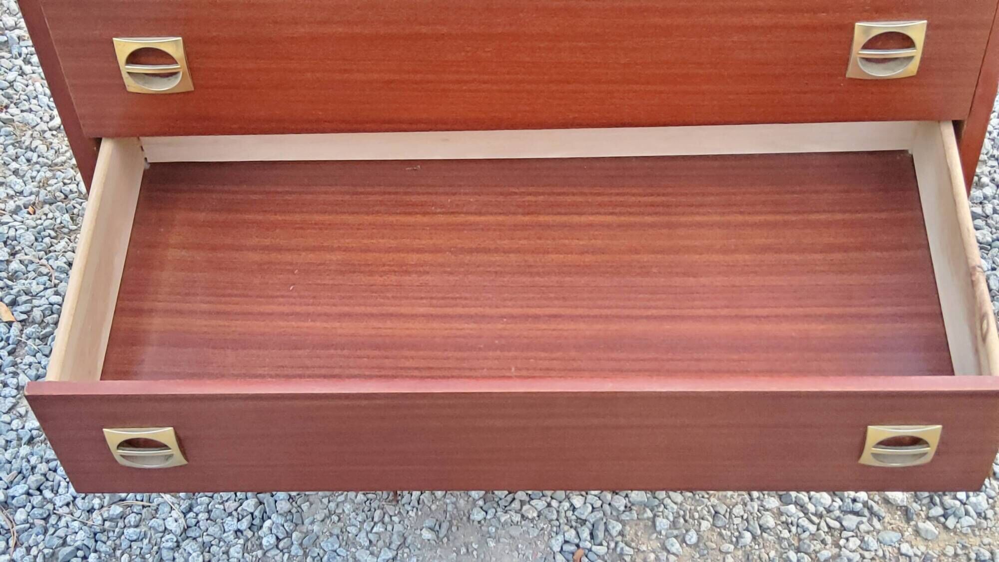 Vintage mahogany chest of drawers from the 60s conical feet 4 drawers