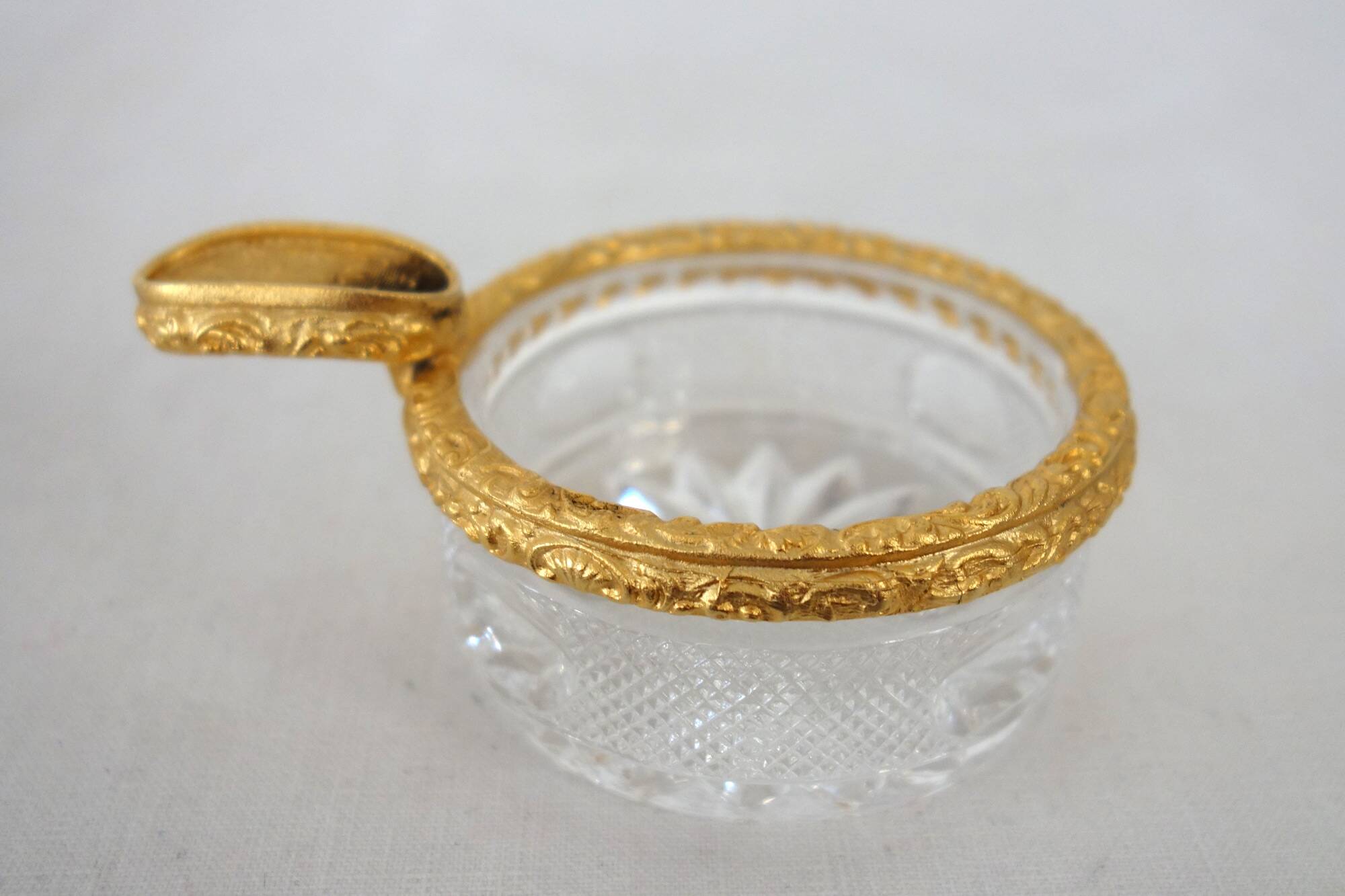 Small glass and gilt bronze ashtray Fleurs de lys