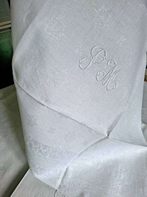 Nappe monogrammée ancienne et 8 serviettes de table