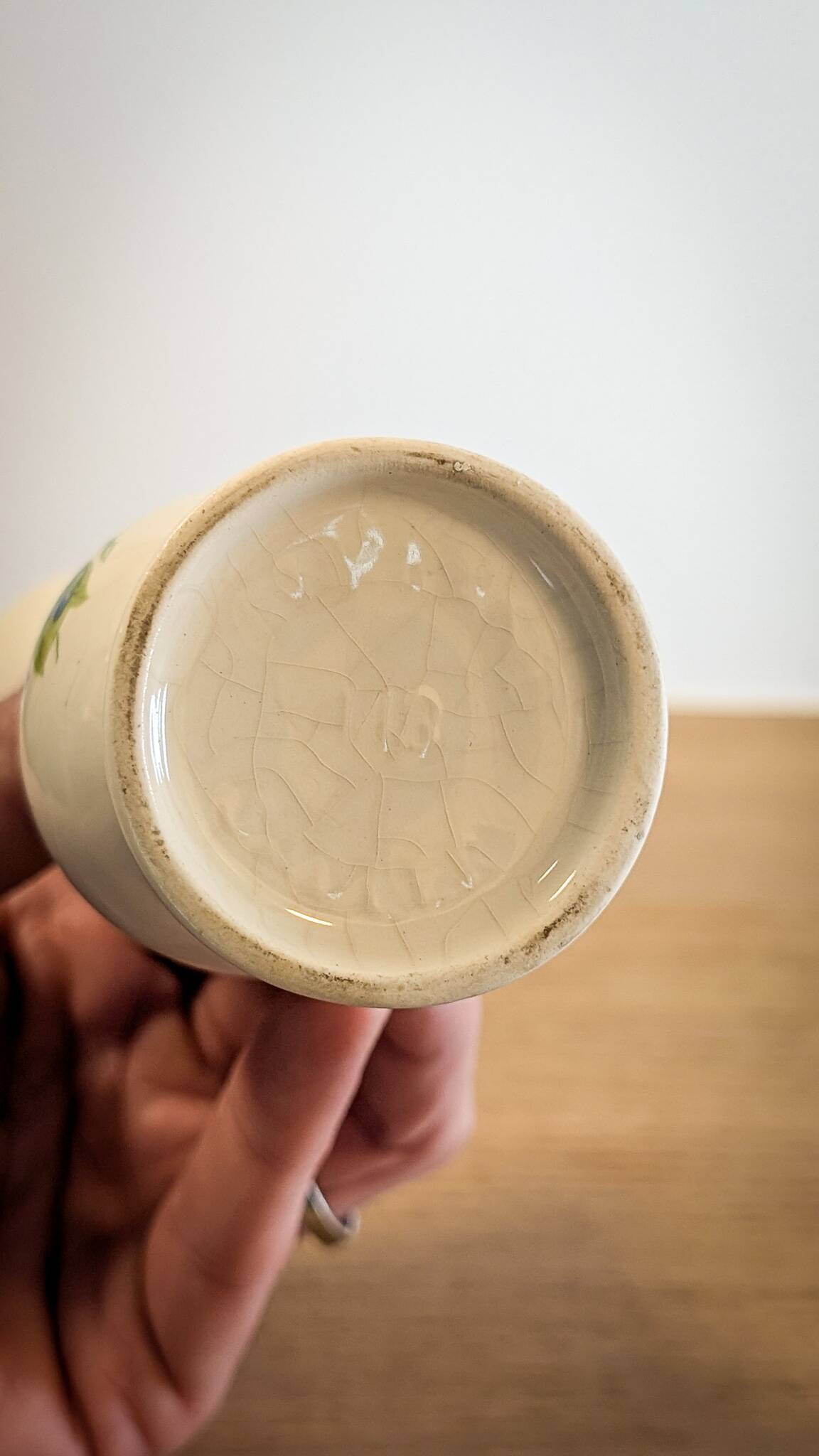 Fine porcelain vase with floral patterns (Sadler Workshop - 1950s)