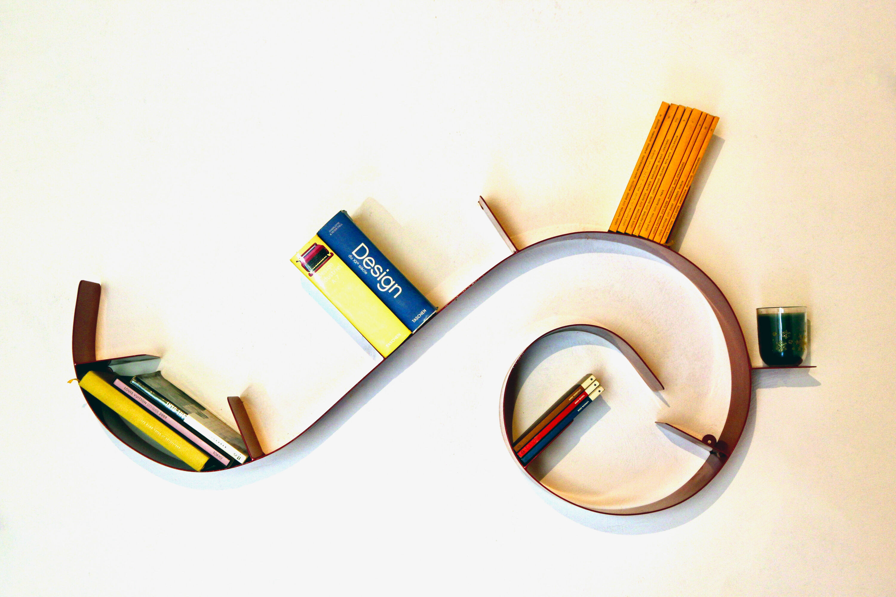 Curved wall shelf, Bookworm type