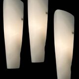 Appliques en verre opalin Set de 3 années 1970