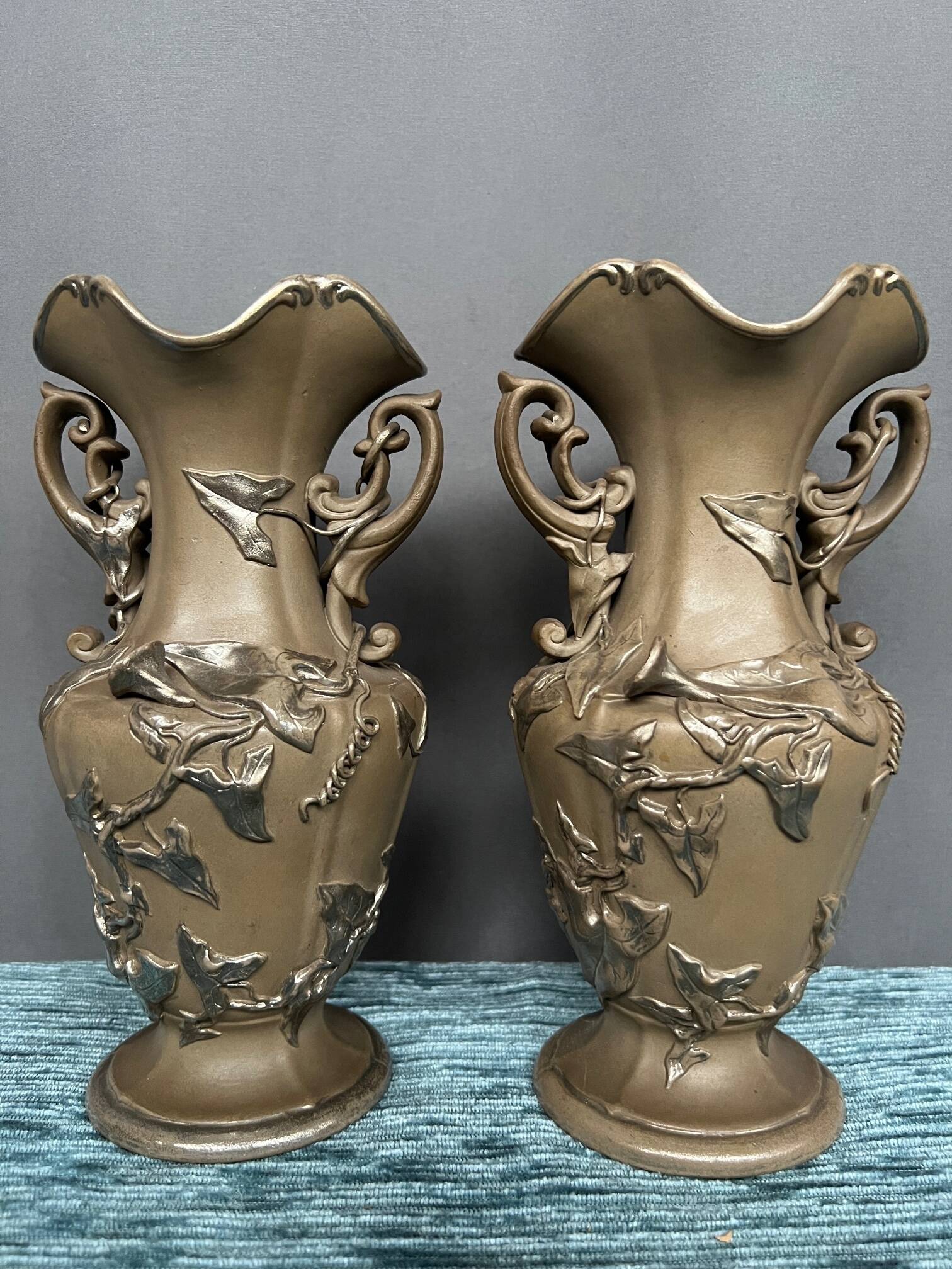 Pair of vases.