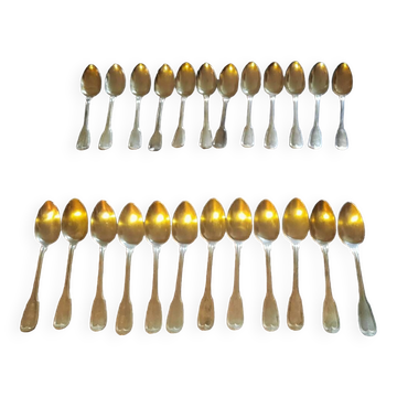 12 cuillères à soupe en métal argenté