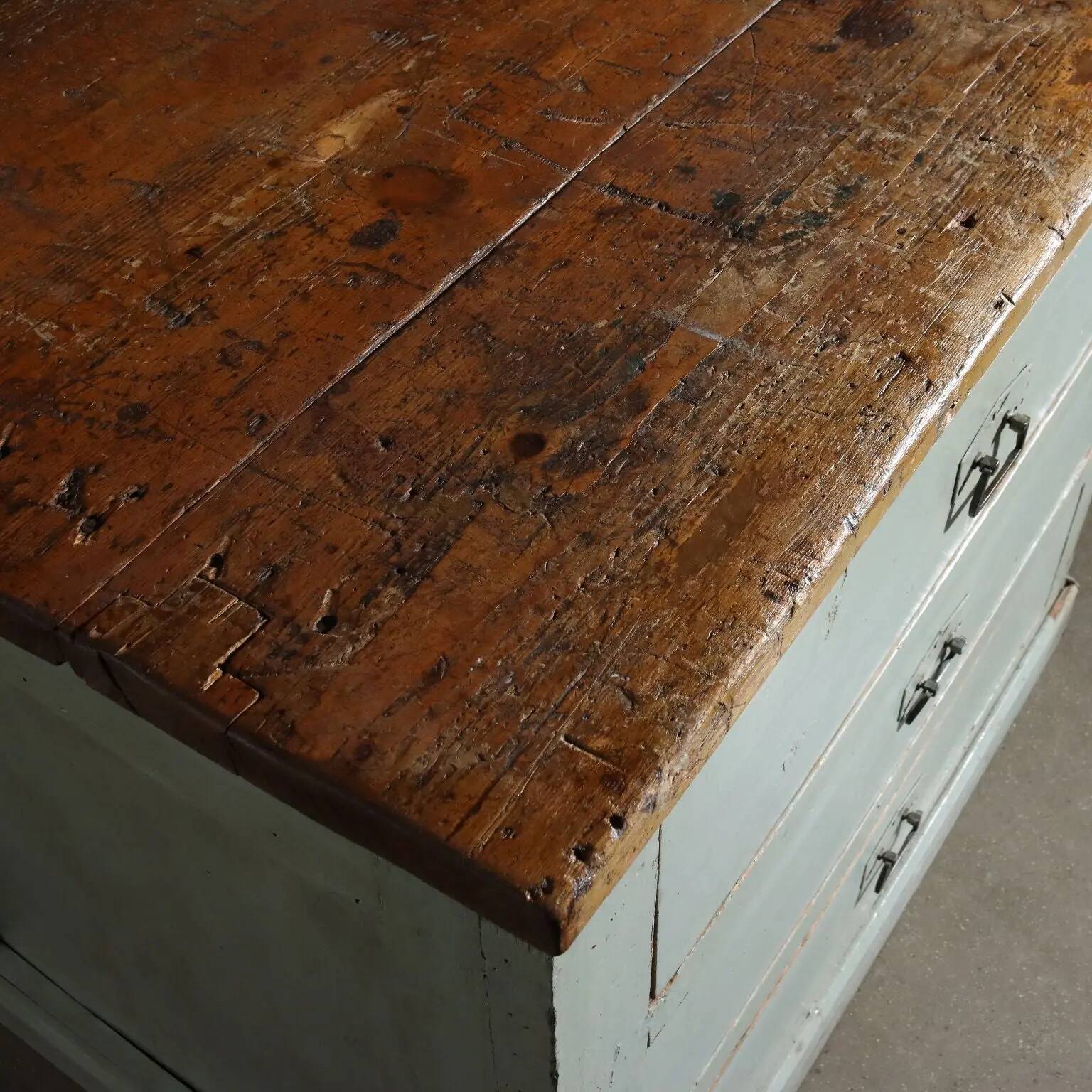Commode vintage style industriel en sapin émaillé XX Century