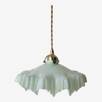 Suspension en opaline vert pastel