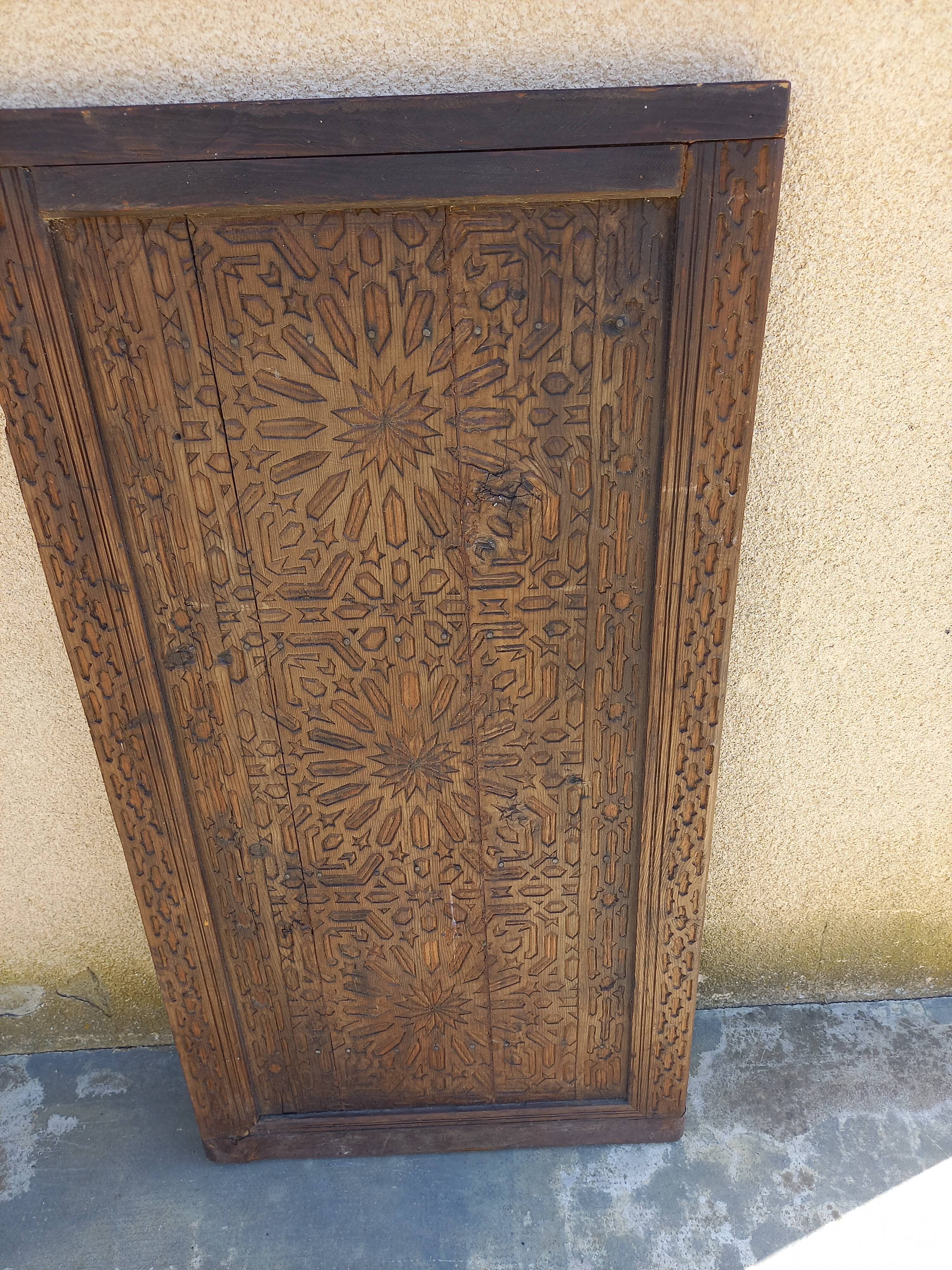 Panneau de bois sculpté ancien