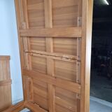 Solid pine extending table