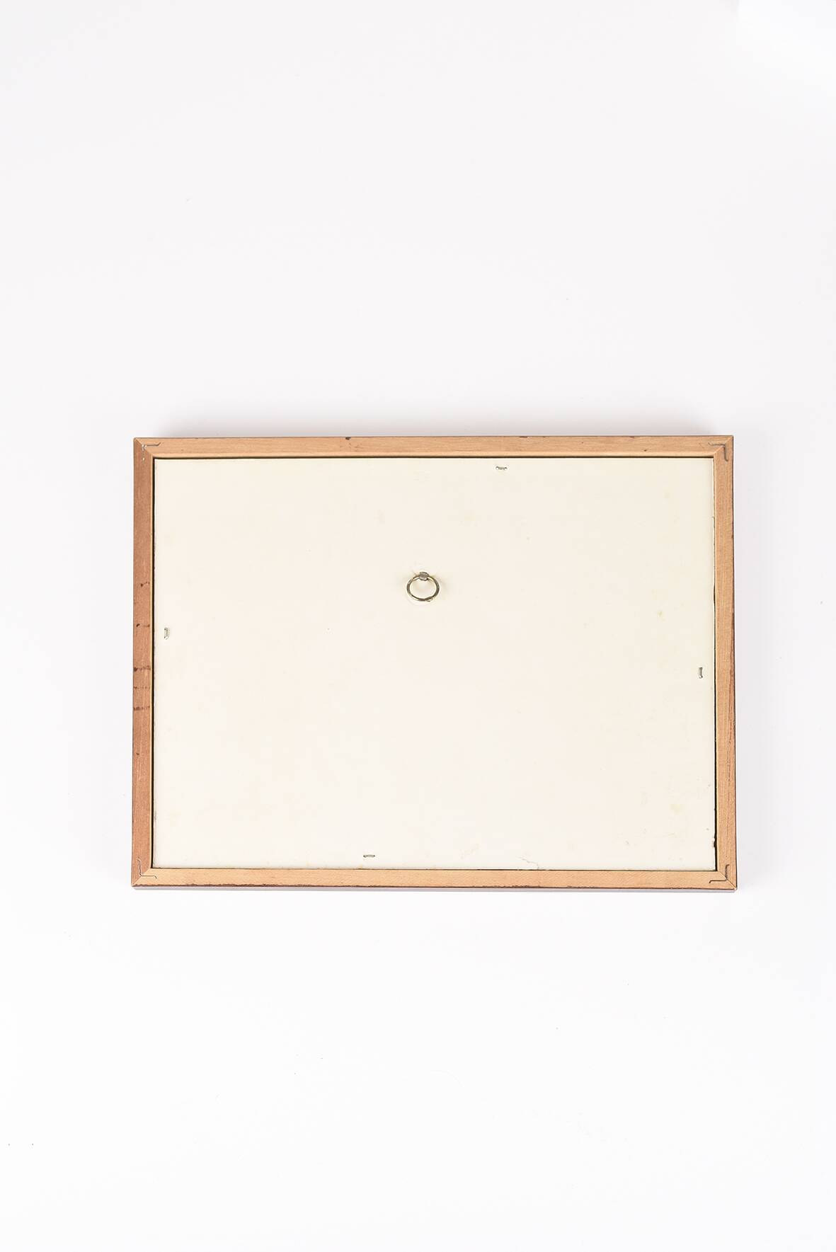 Accvrat card with wooden frame