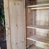 Armoire en pins