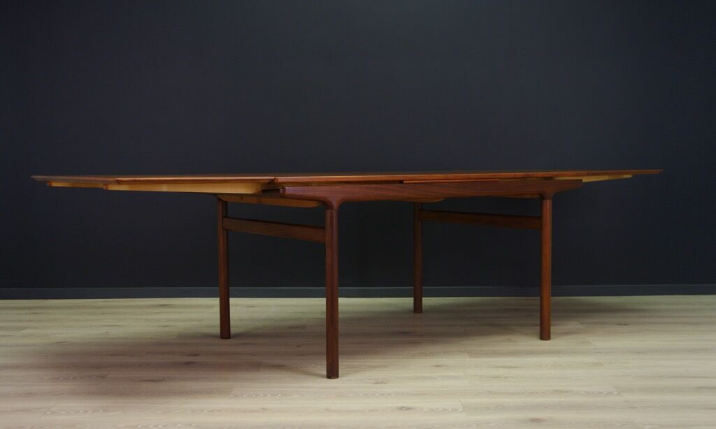 Johannes Andersen dining table classic teak