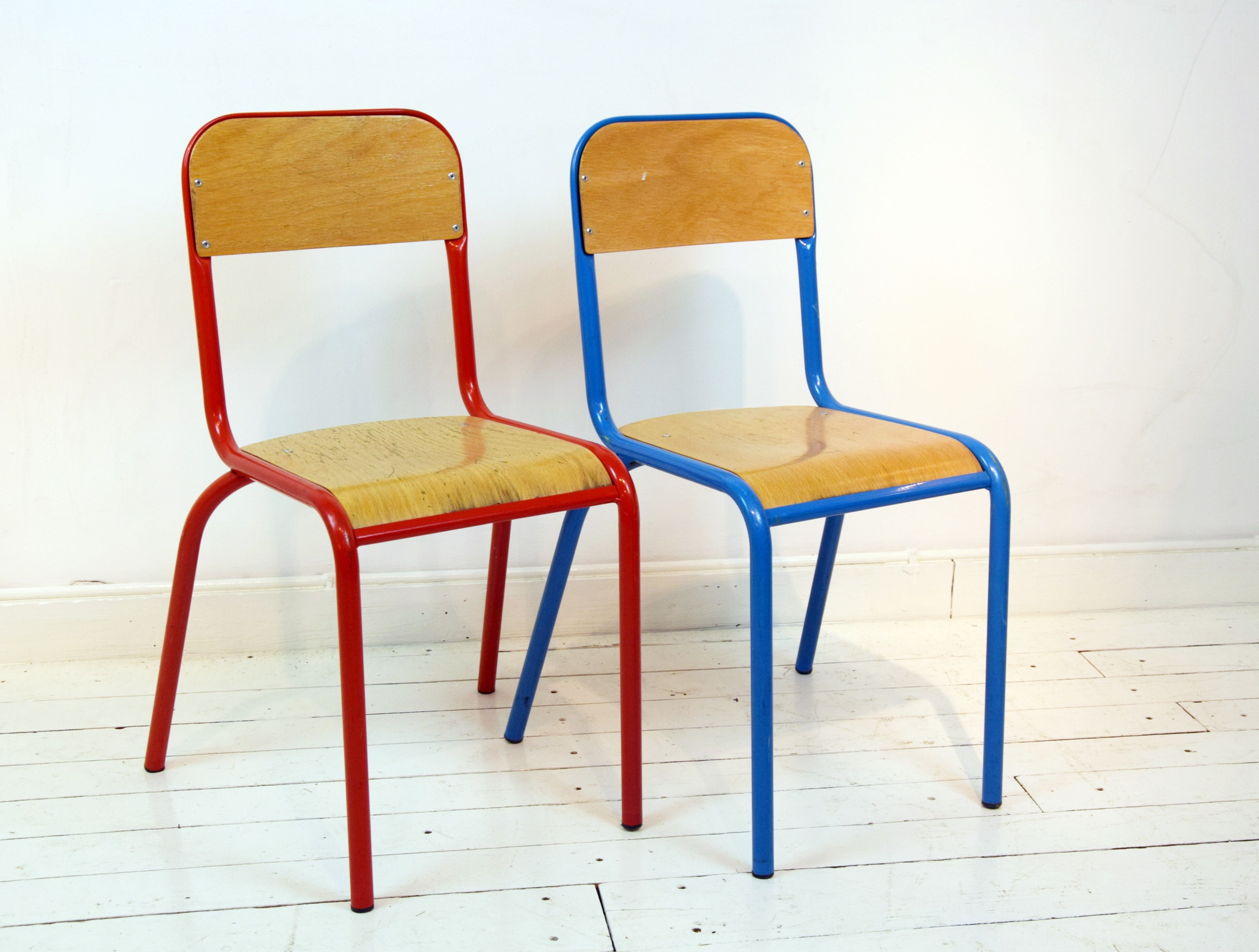 Série de 6 chaises en métal coloré