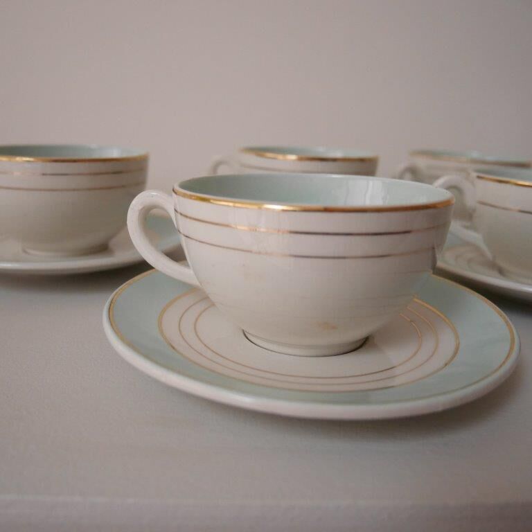 Set of 6 coffee cups with Lunéville saucers, Regency model