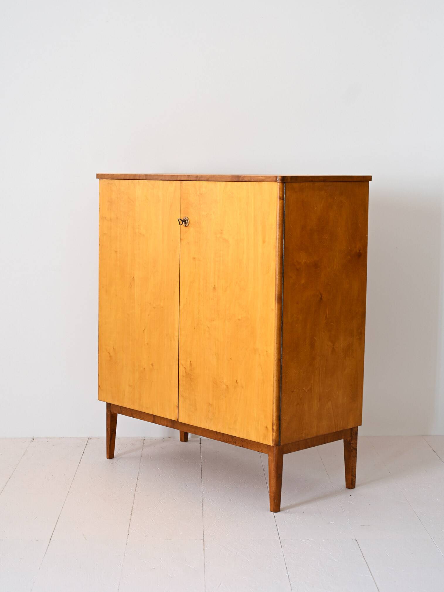 Armoire vintage scandinave