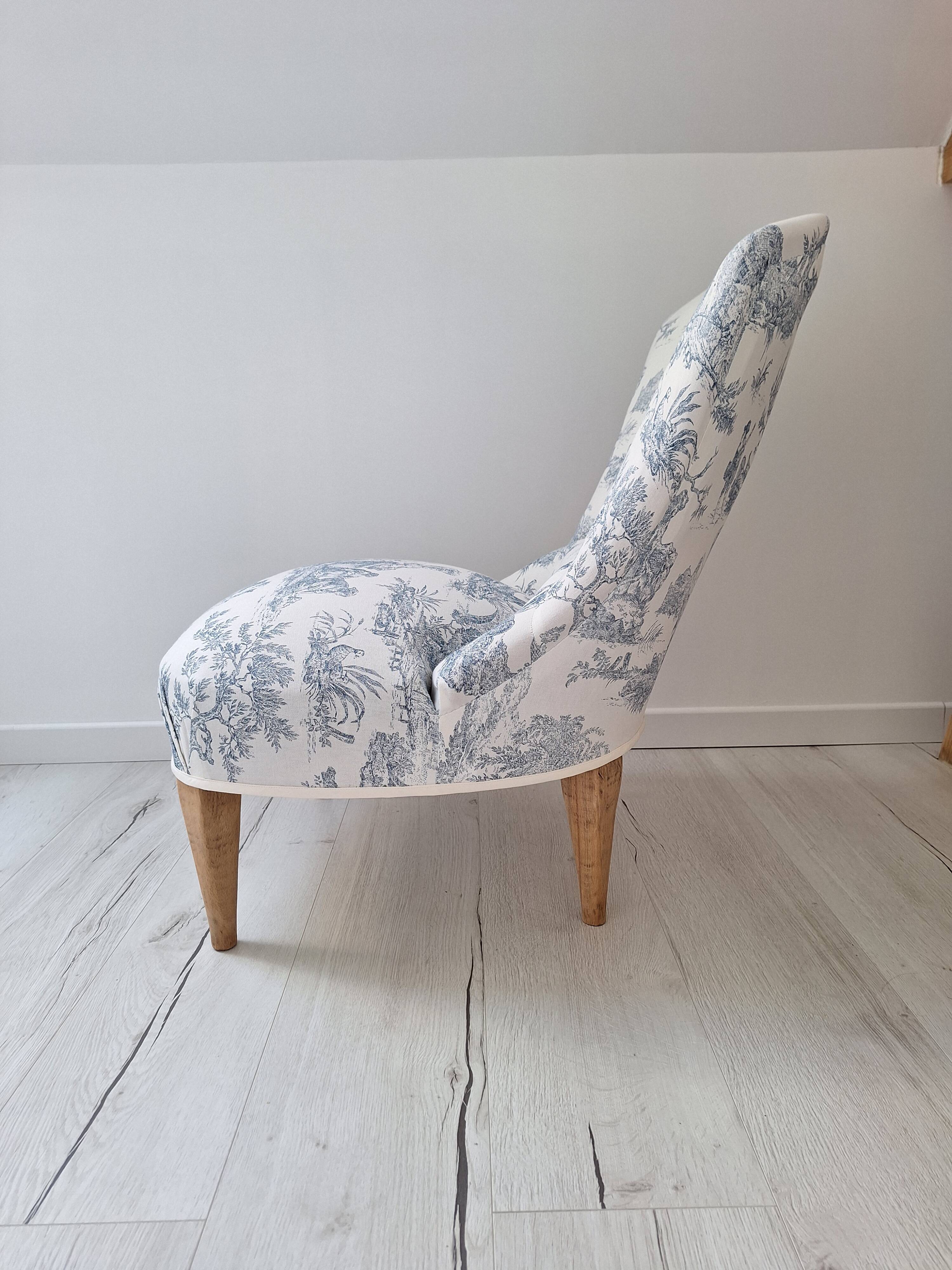 Blue toile de Jouy toad armchair