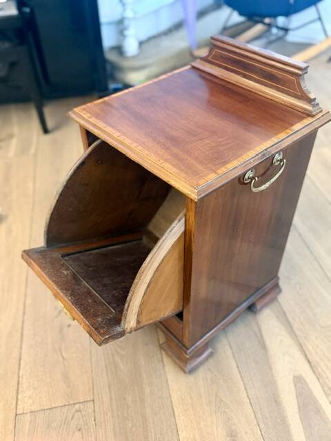 Edwardian furniture / Mahogany coal door