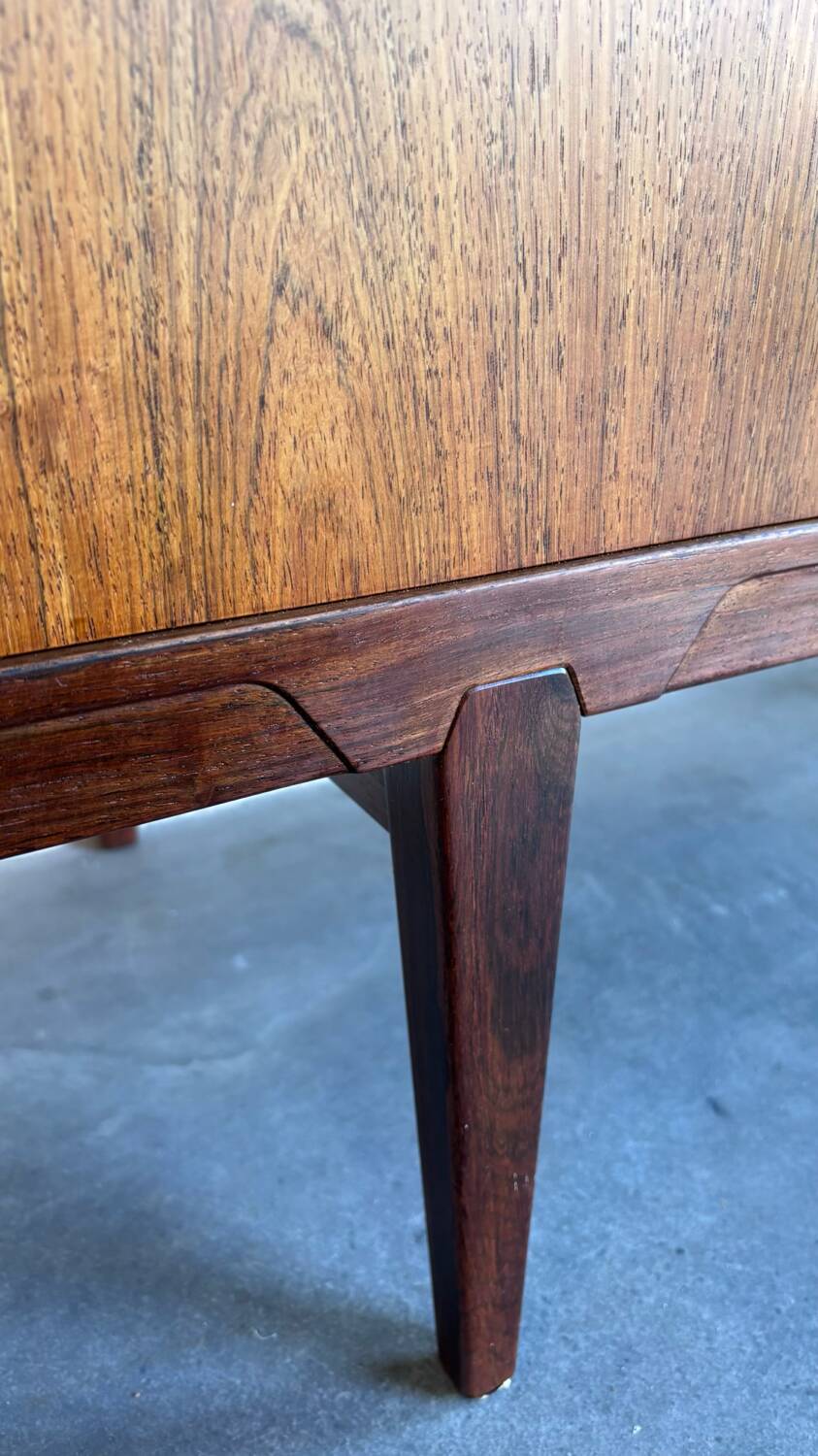 Buffet Henry Rosengren Hansen en palissandre, milieu du siècle