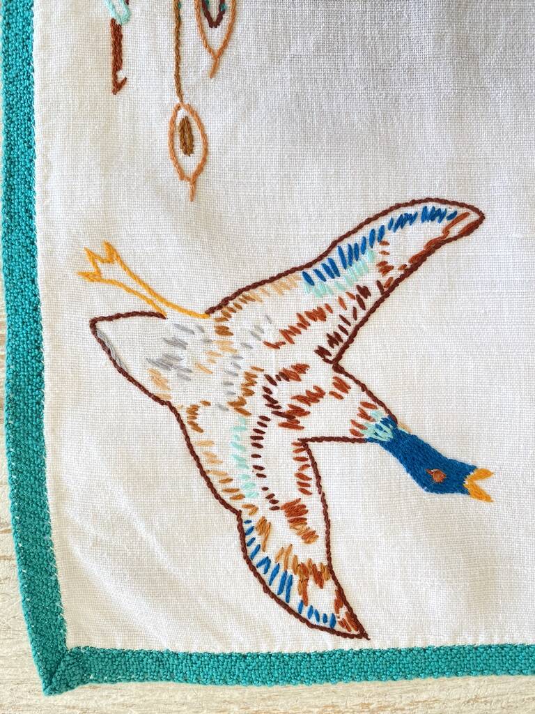 Hand embroidered and braided placemats "les colverts" - Métis - 32x50 cm