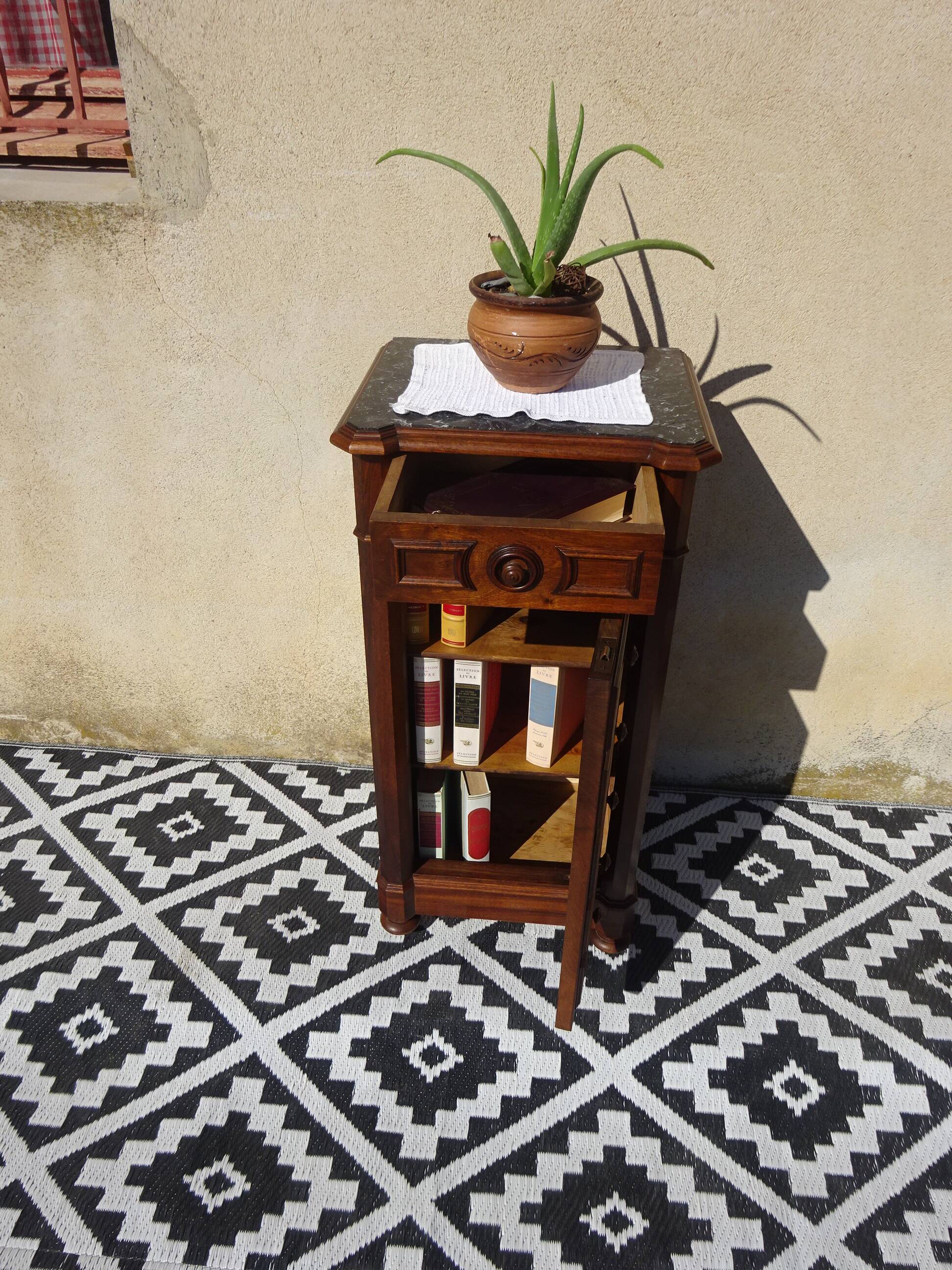 Nightstand with false drawers in walnut and marble, Louis Philippe