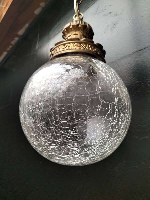 Suspension boule en verre craquelé