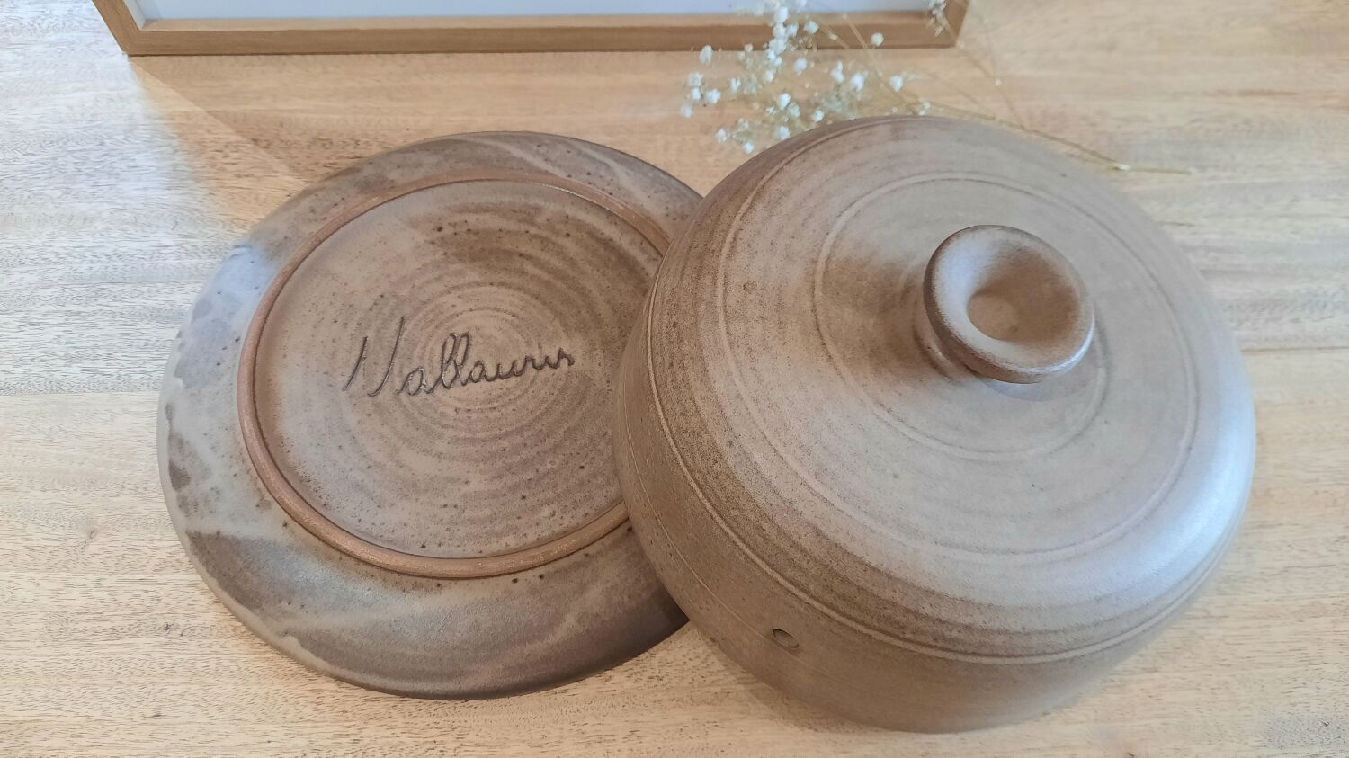 Vallauris sandstone bell