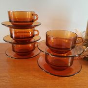 5 tasses et 5 soucoupes  couleur orange, brun
