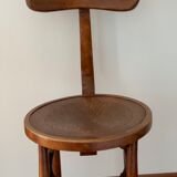 Wooden bistro chair, atypical backrest with pyrogravure on the seat.