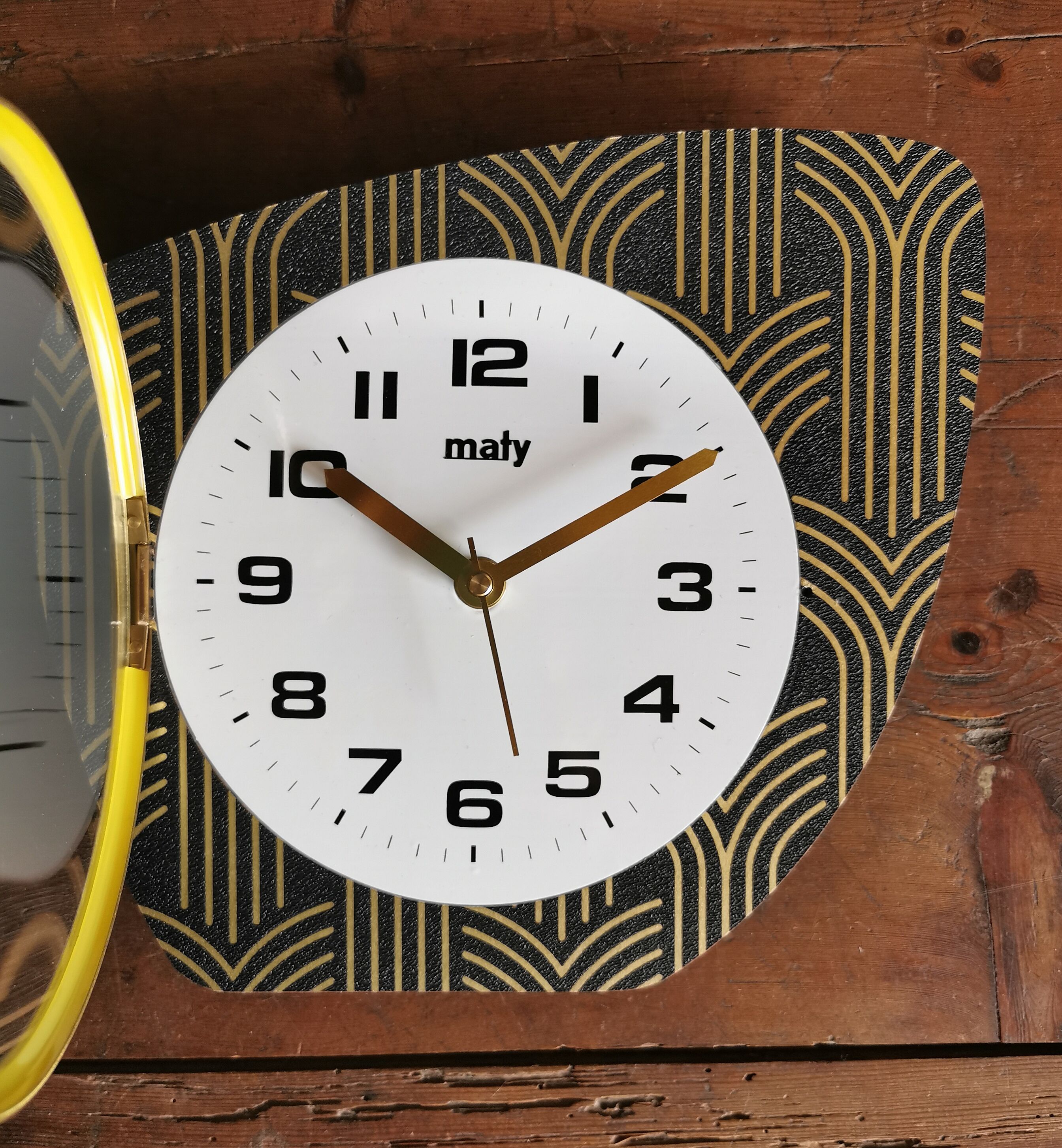 Vintage clock asymmetrical silent wall clock "Maty golden black"
