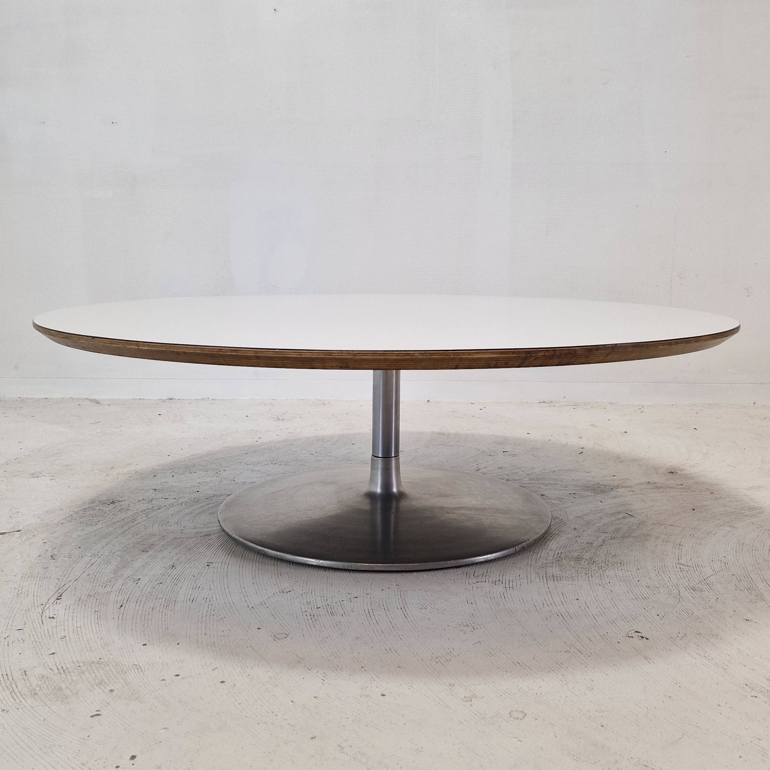 "Circle" Coffee Table by Pierre Paulin for Artifort, 1960s
