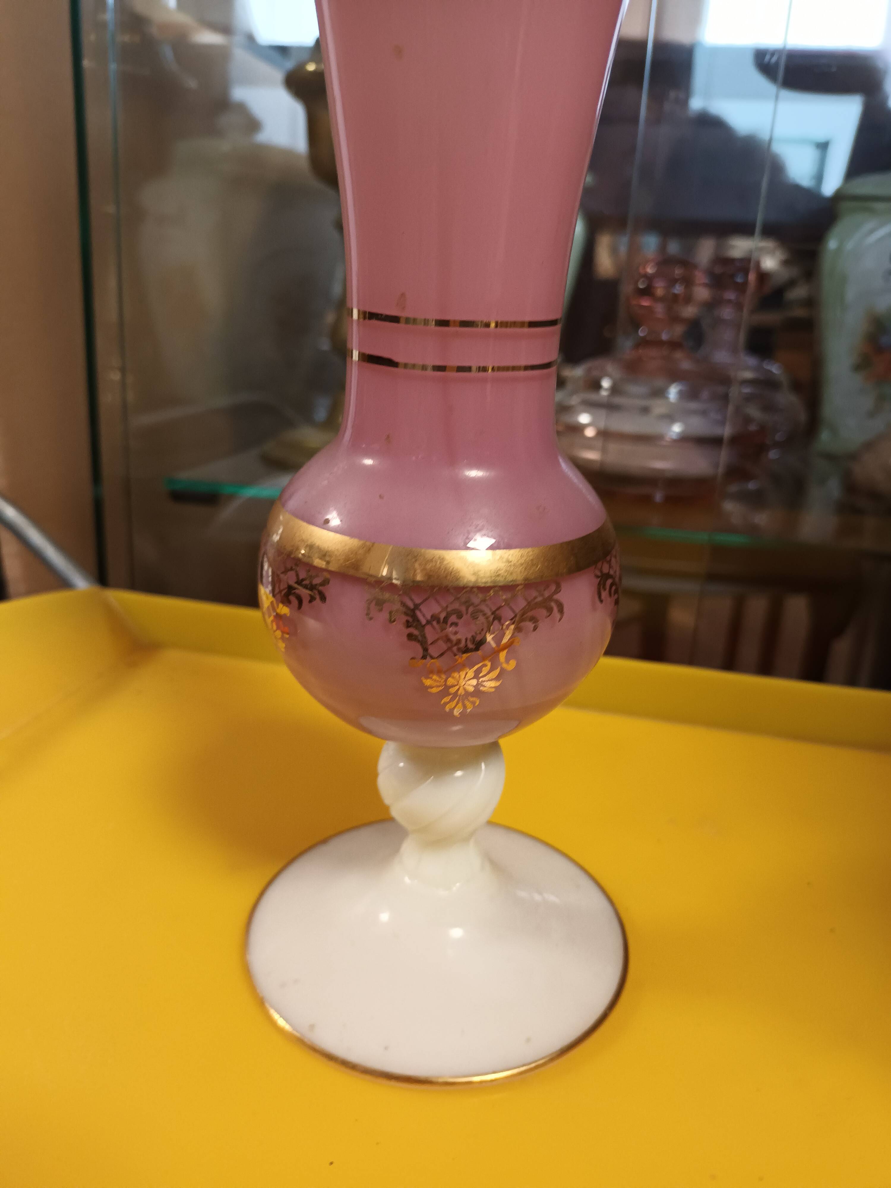 Opaline vase pink and white marquise